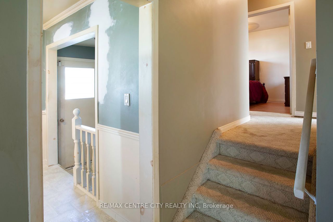 1478 Glengarry Avenue Property Photo 14