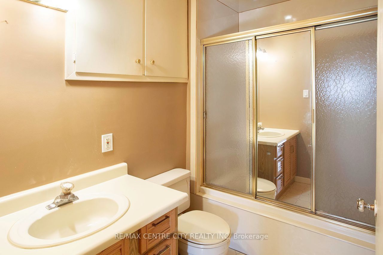 1478 Glengarry Avenue Property Photo 21
