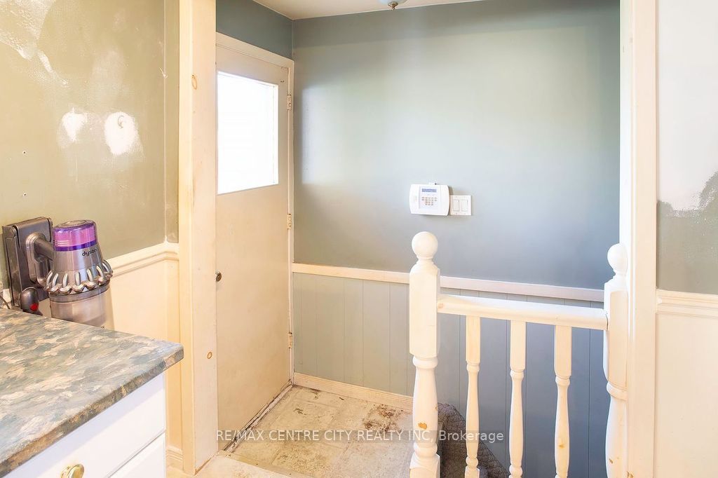 1478 Glengarry Avenue Property Photo 22
