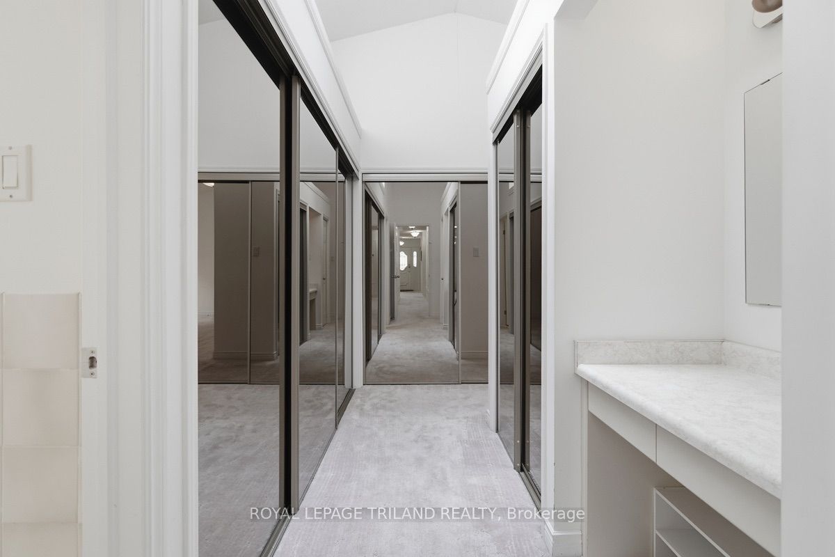 60 Rosecliffe Crescent 8 Property Photo 18