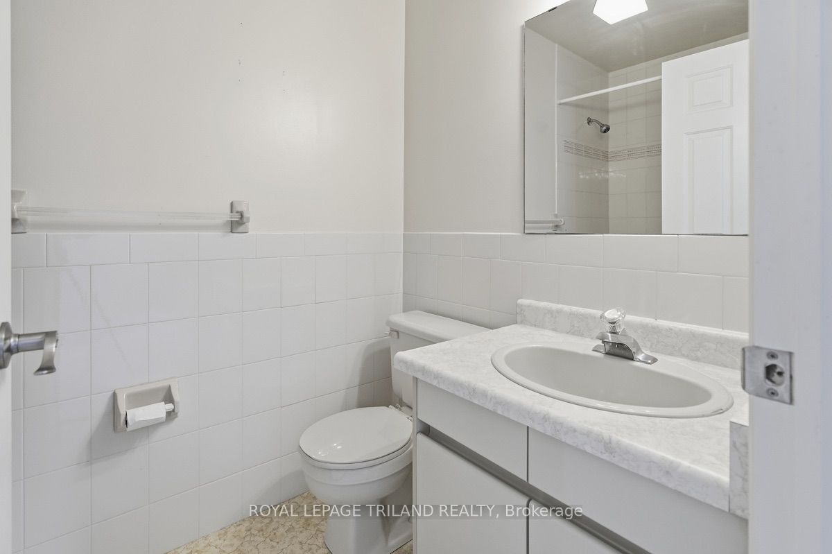 60 Rosecliffe Crescent 8 Property Photo 24