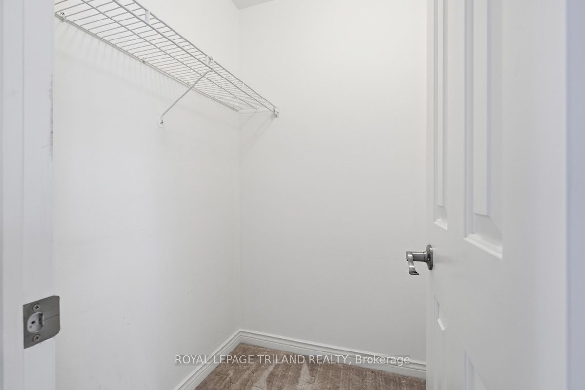 60 Rosecliffe Crescent 8 Property Photo 25