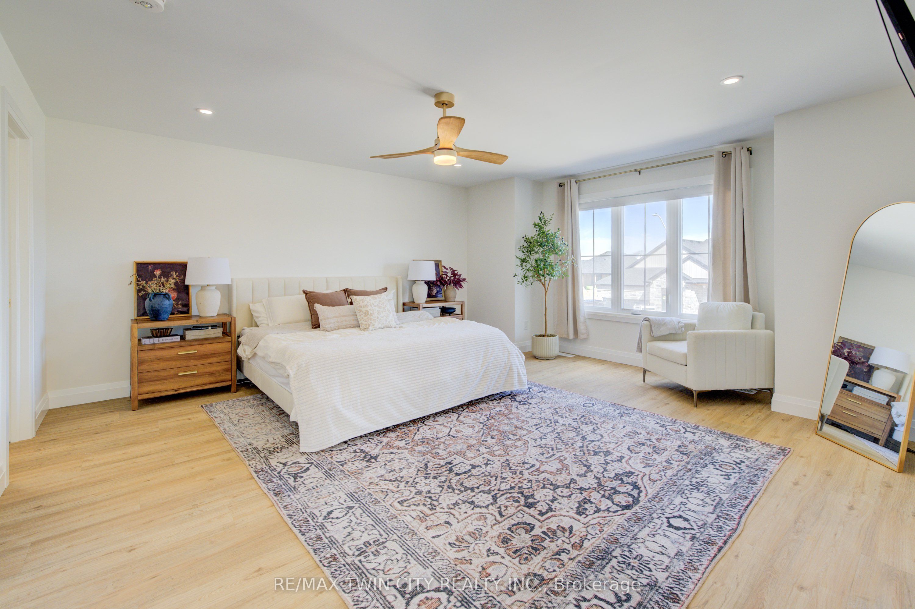 67 Weymouth Street Property Photo 17