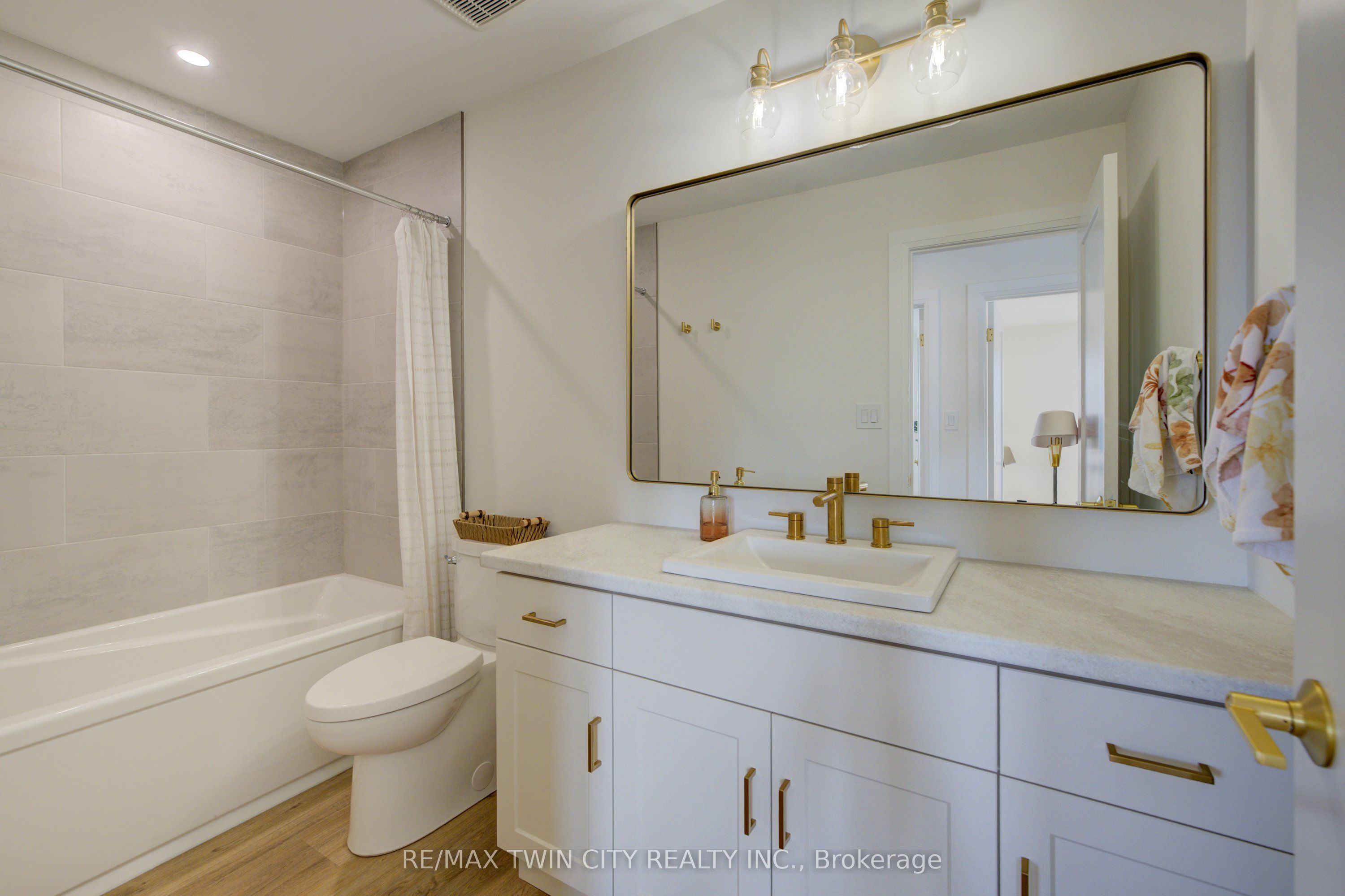 67 Weymouth Street Property Photo 22