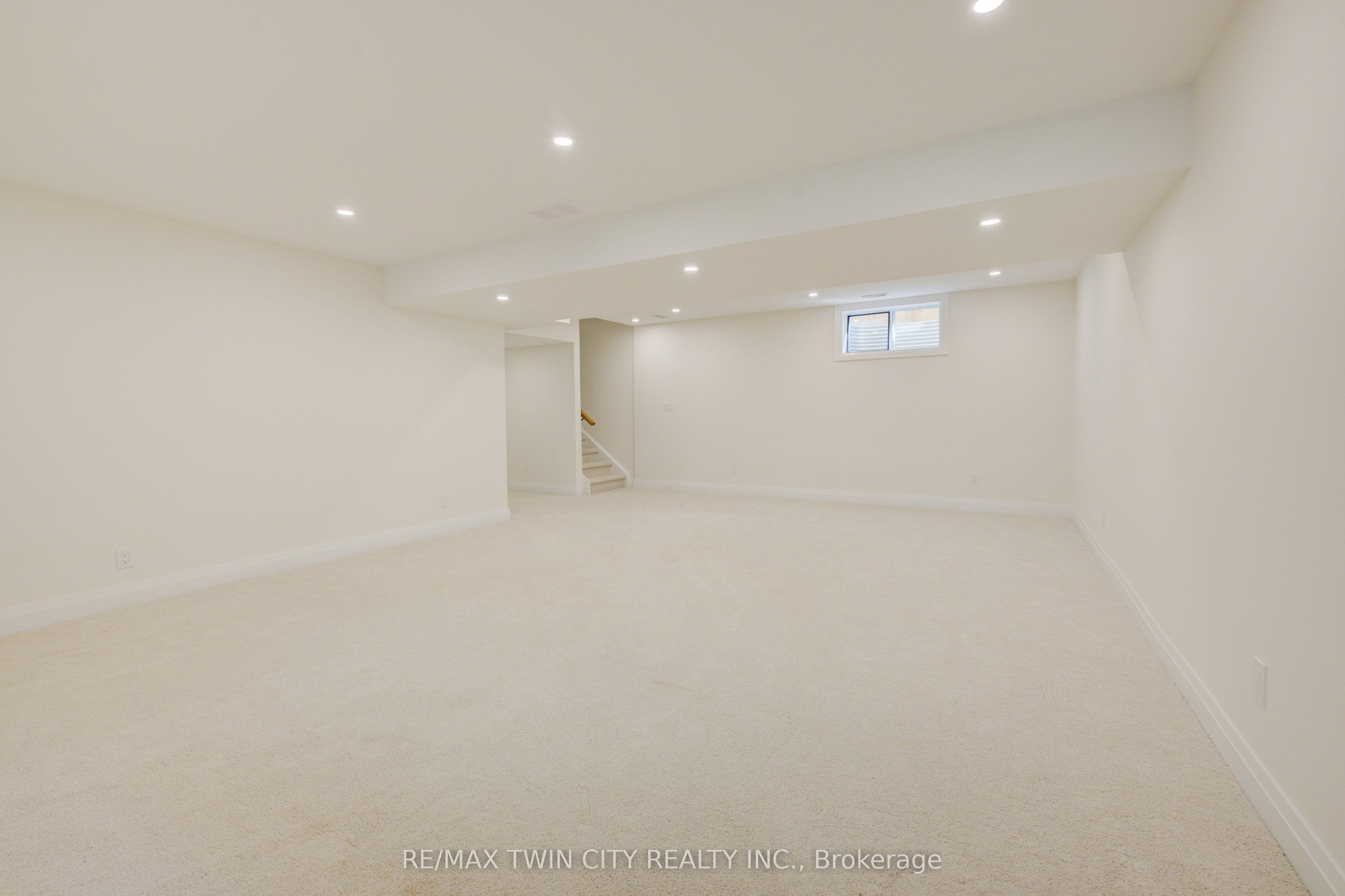 67 Weymouth Street Property Photo 24