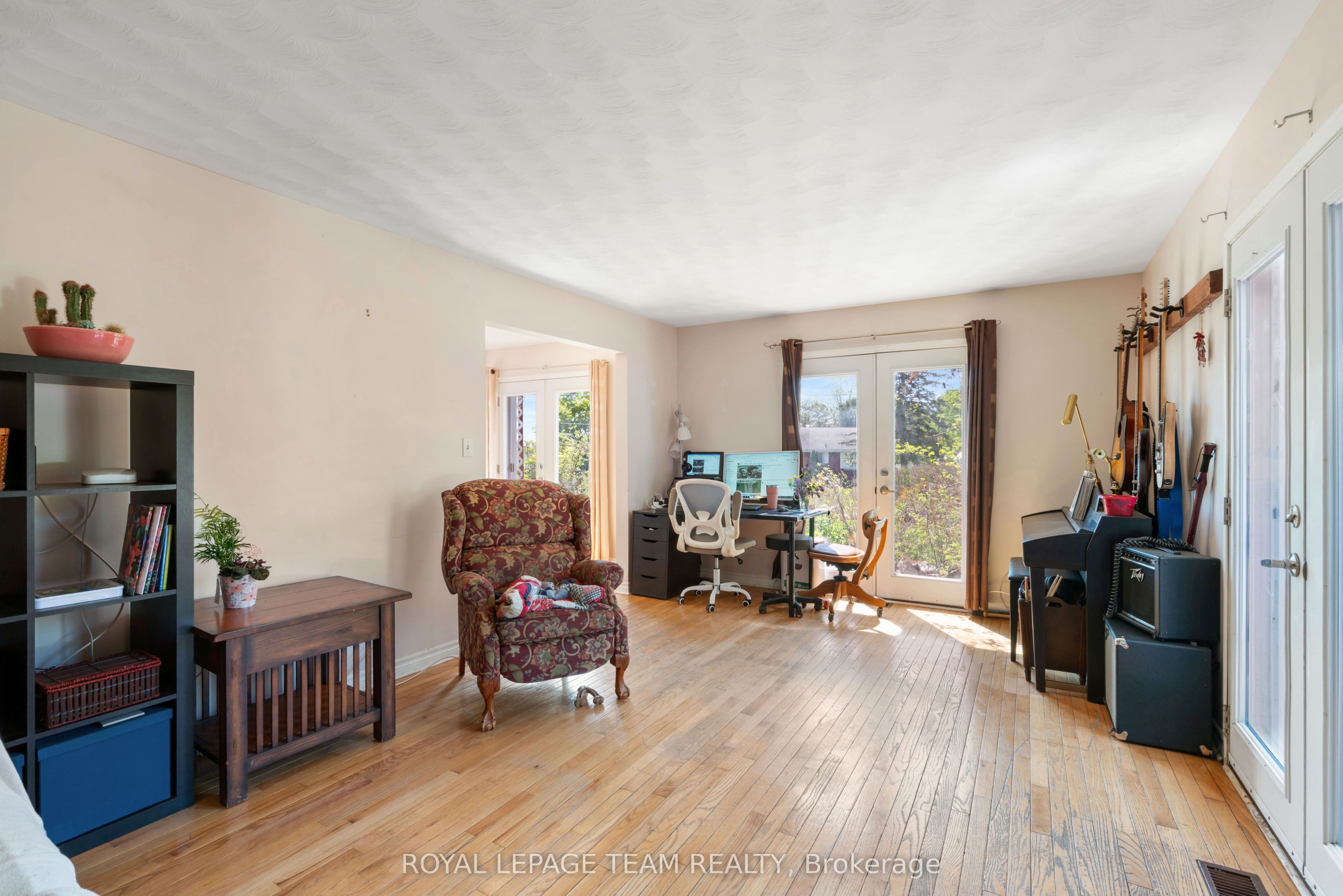 5687 Cherry Street Property Photo 8