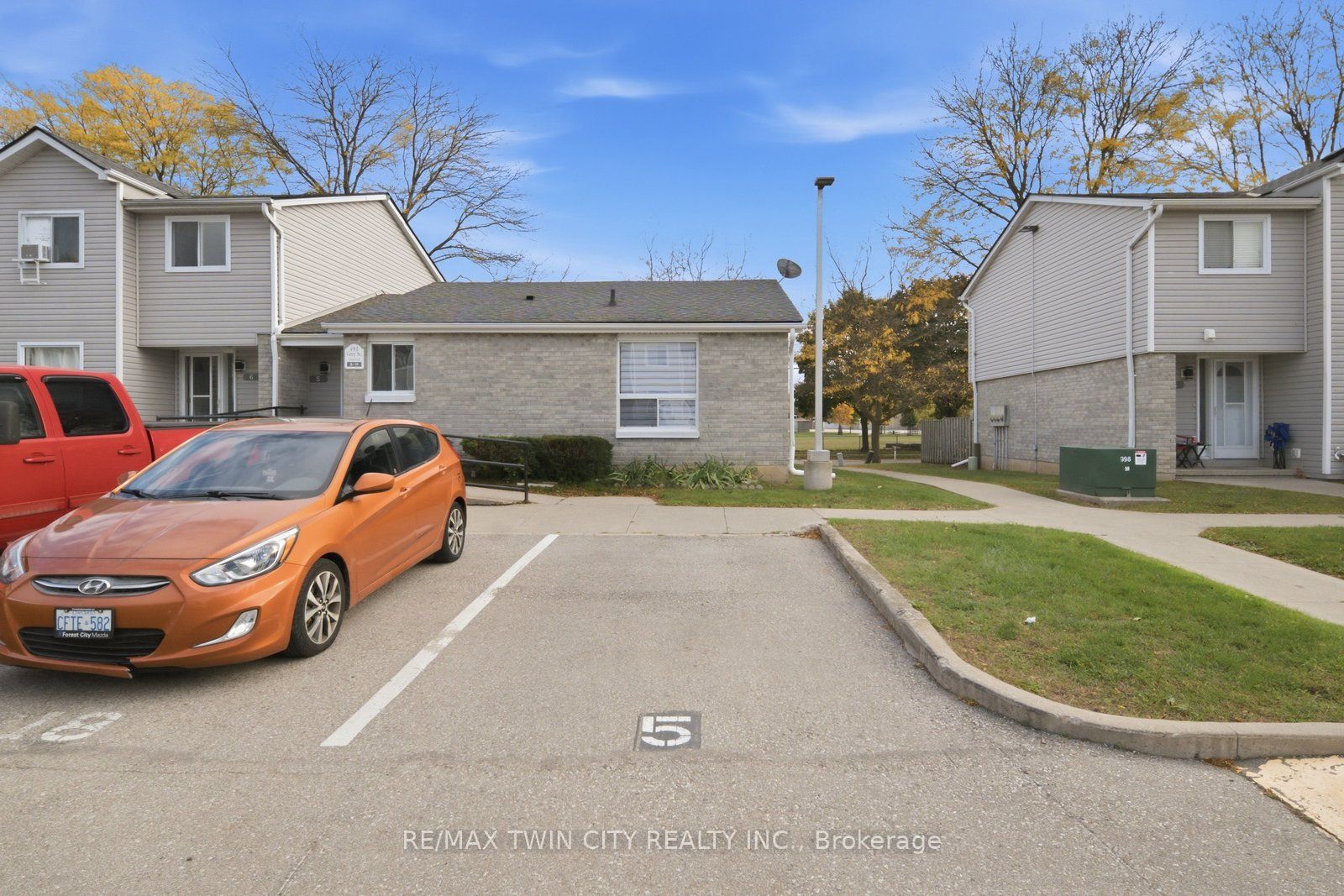 492 Grey Street 5 Property Photo 2
