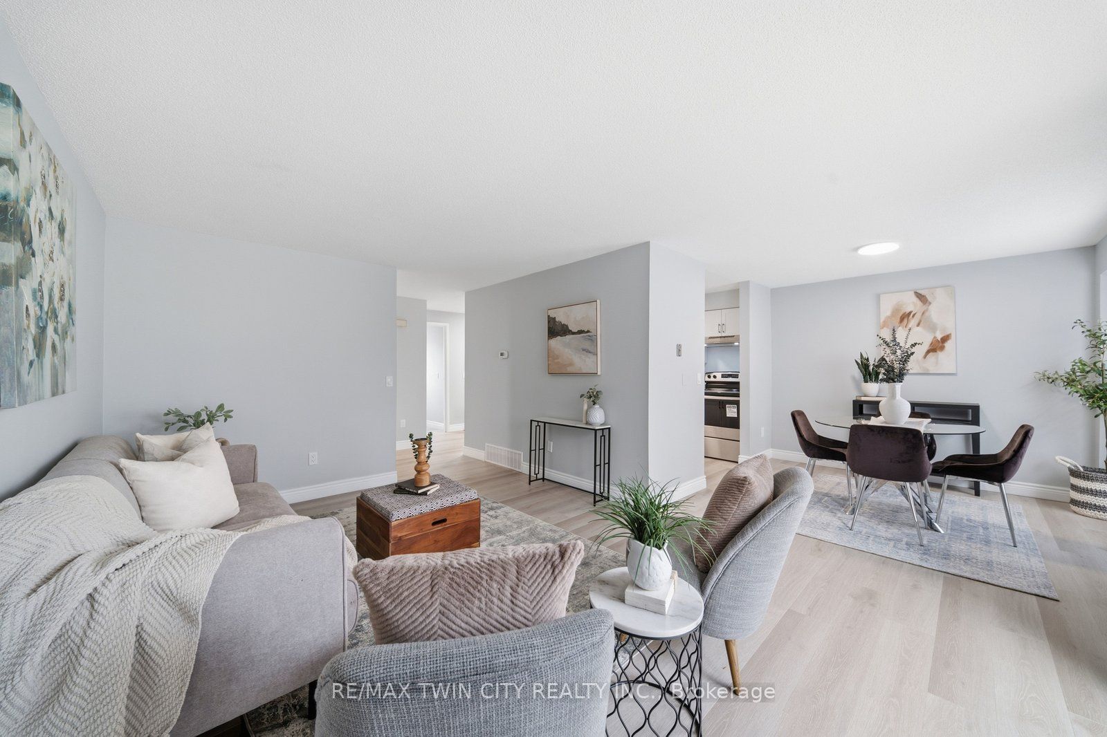 492 Grey Street 5 Property Photo 14
