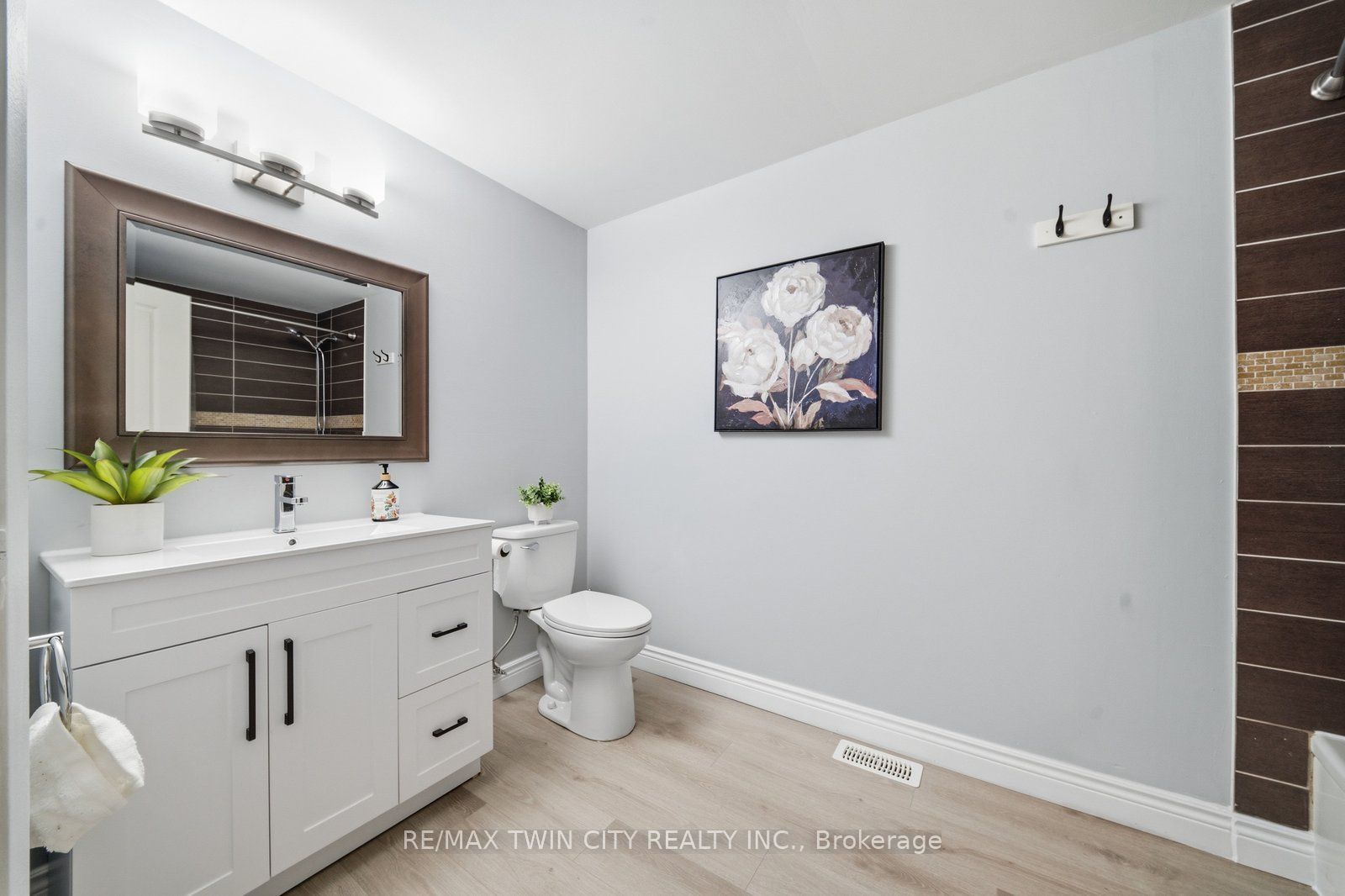 492 Grey Street 5 Property Photo 16