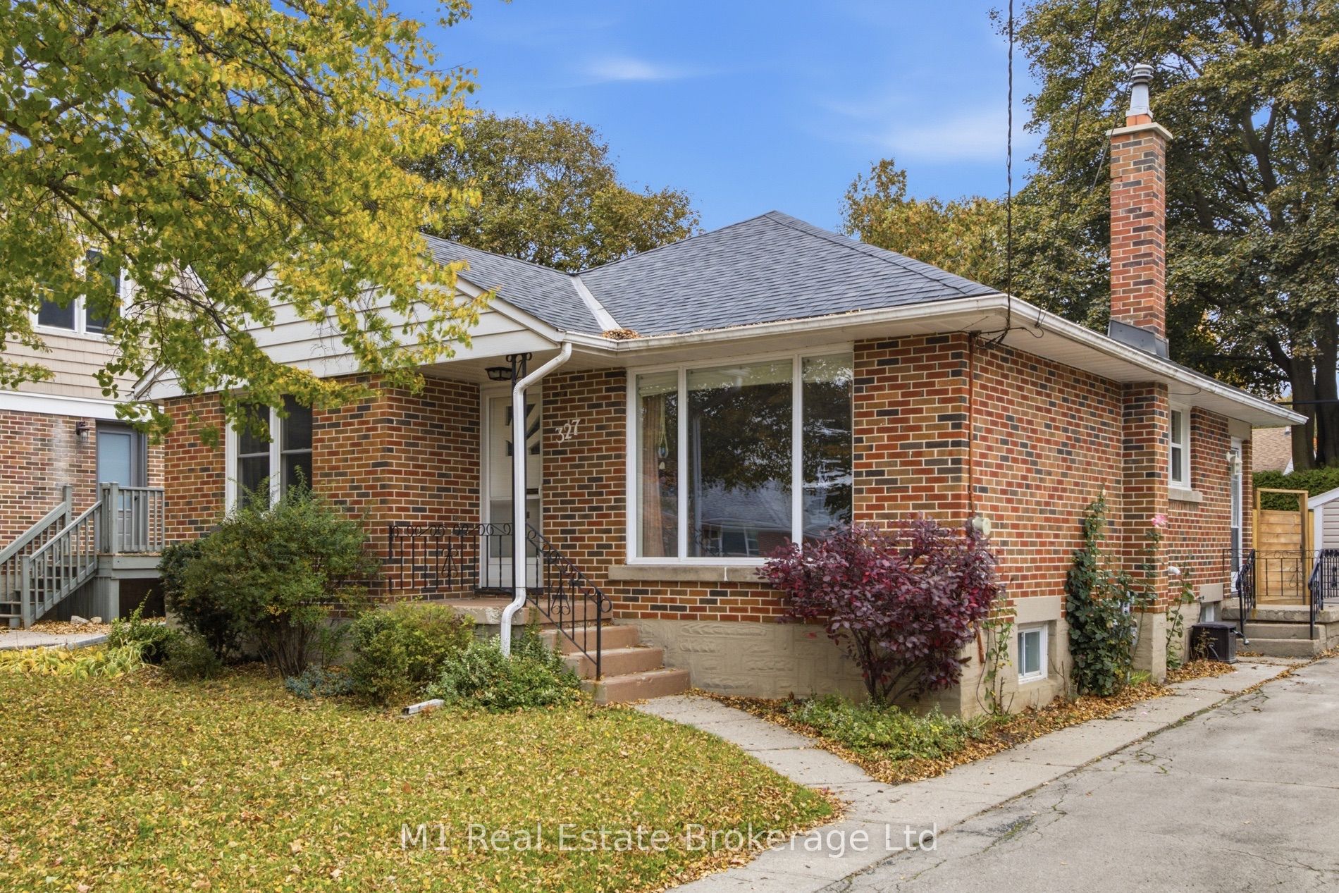 327 Metcalfe Street Property Photo 4