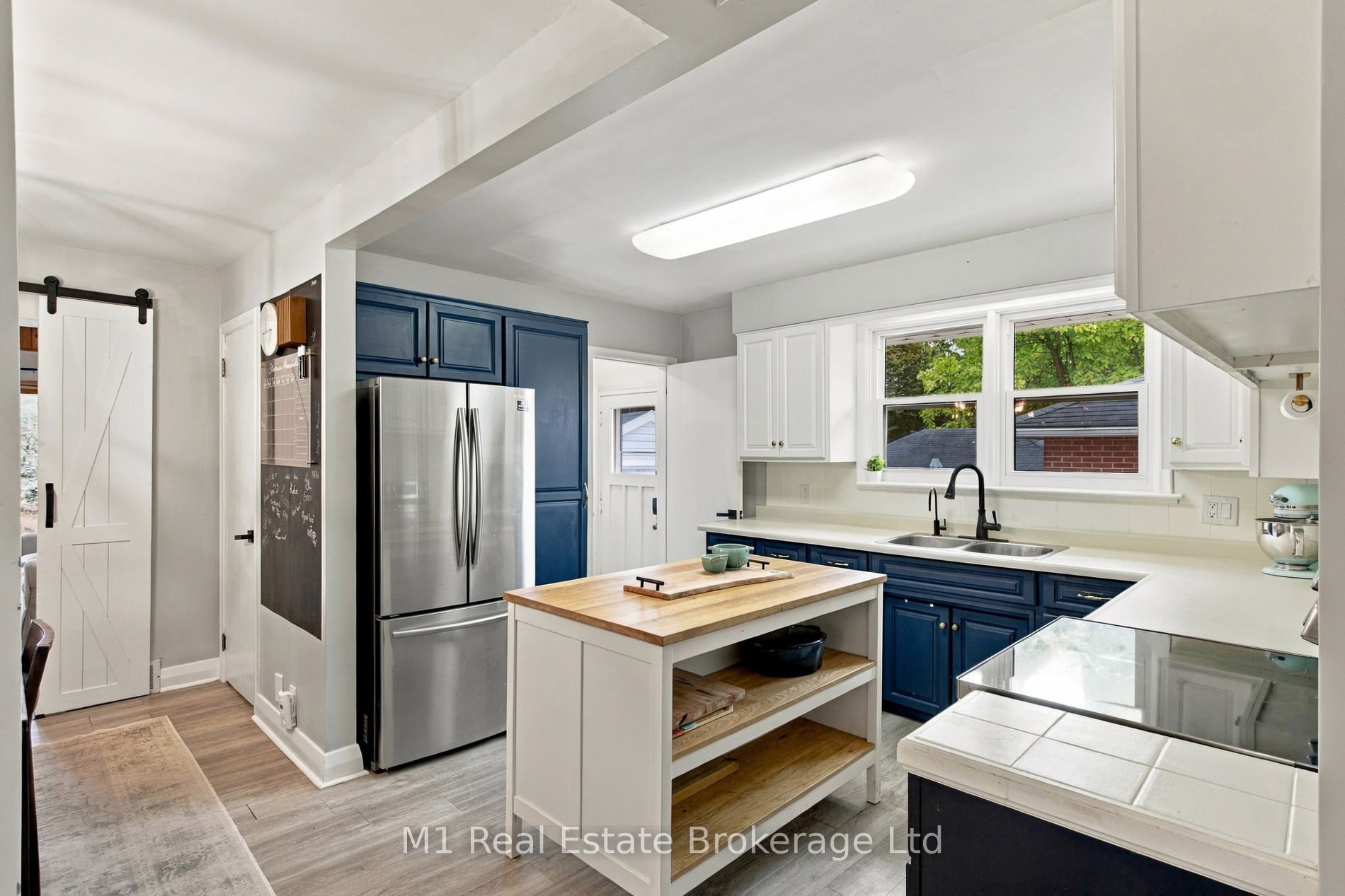 327 Metcalfe Street Property Photo 11