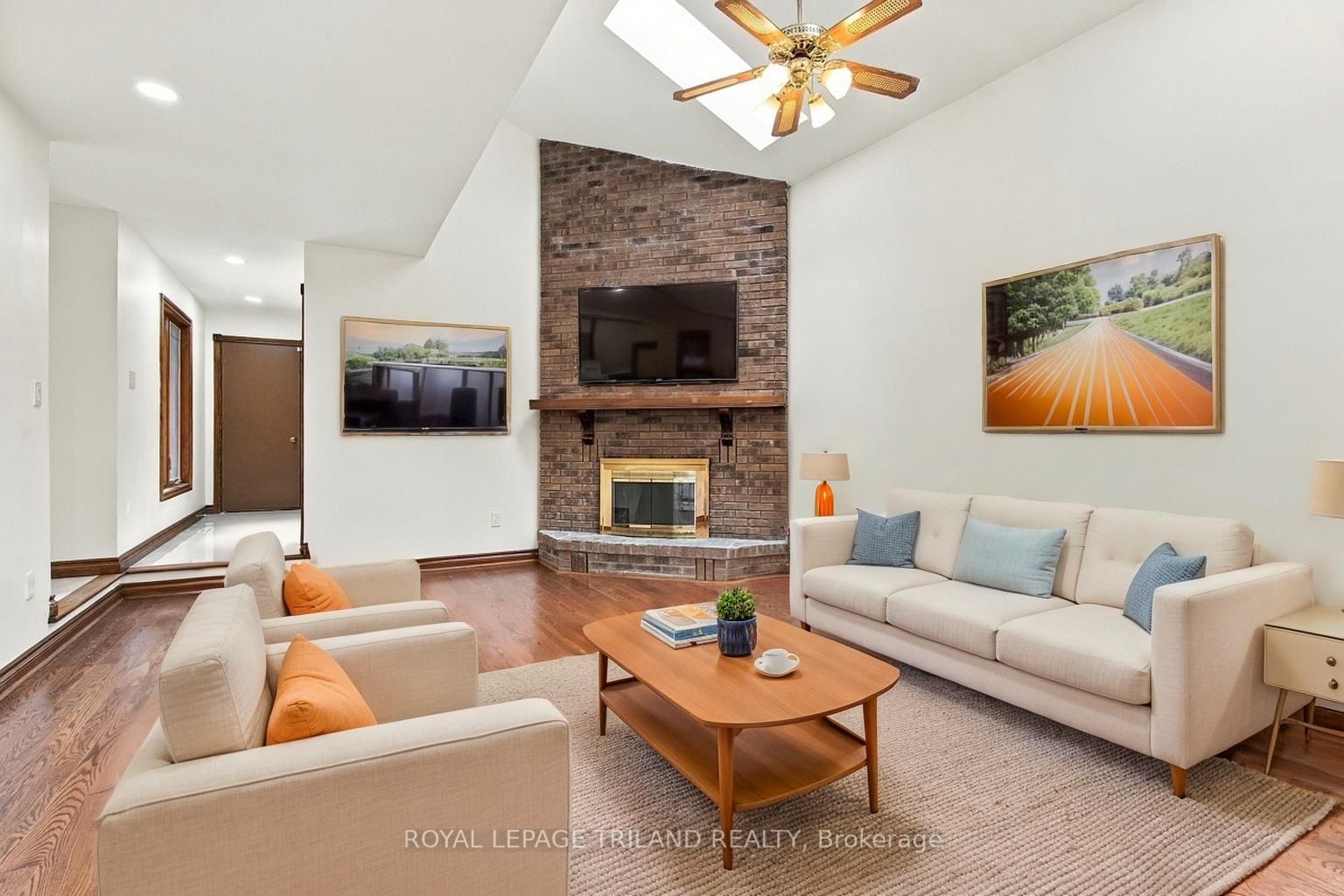 716 Franklinway Crescent Property Photo 8