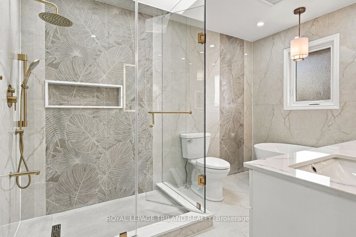 716 Franklinway Crescent Property Photo 22