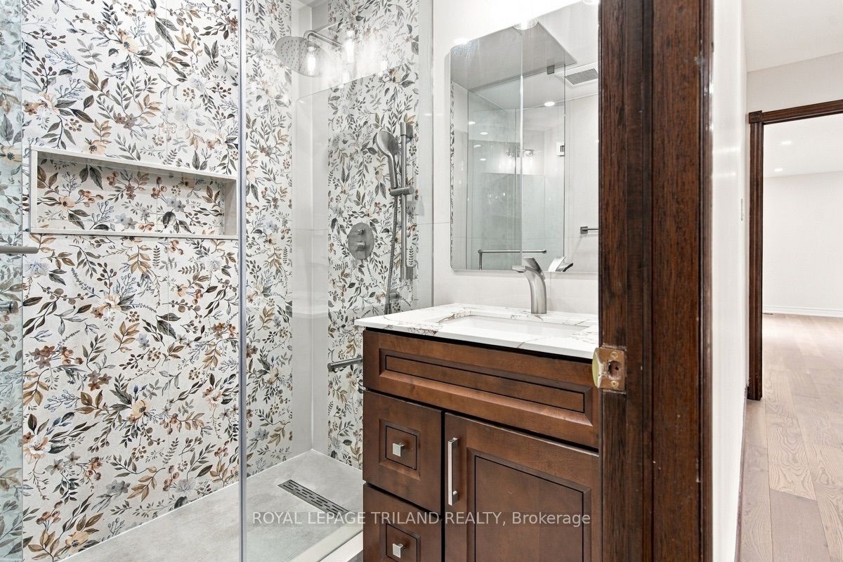 716 Franklinway Crescent Property Photo 27