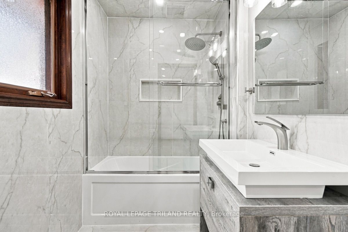 716 Franklinway Crescent Property Photo 29