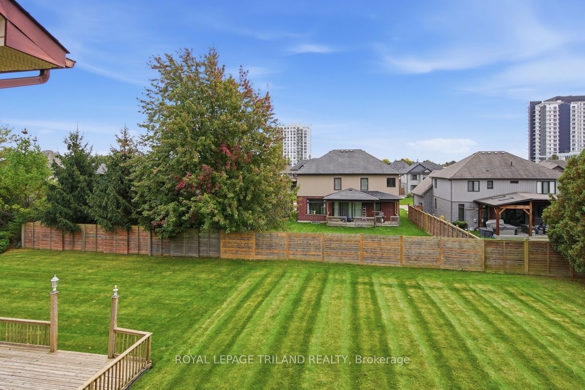 716 Franklinway Crescent Property Photo 33