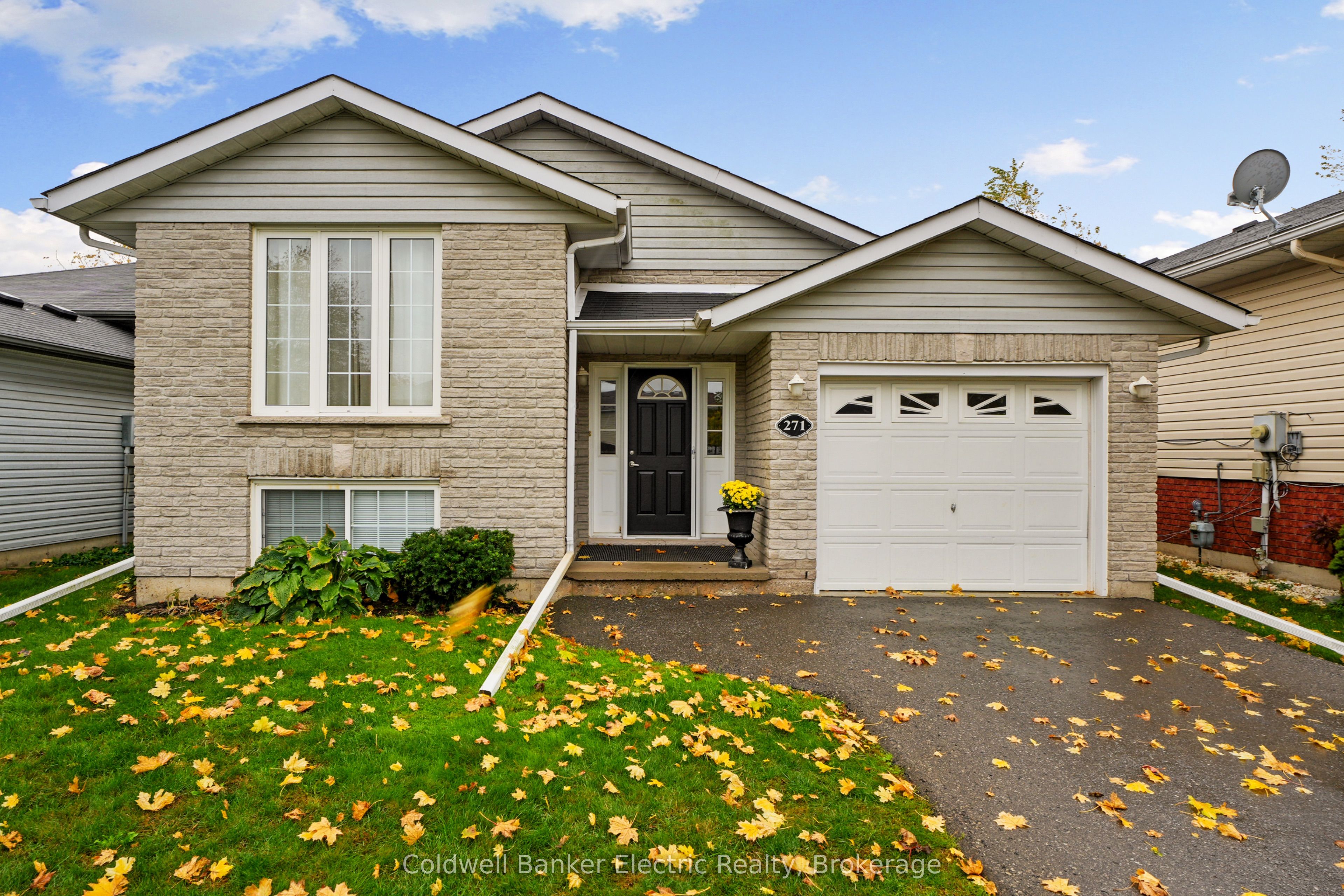 271 Dainton Drive Property Photo 1