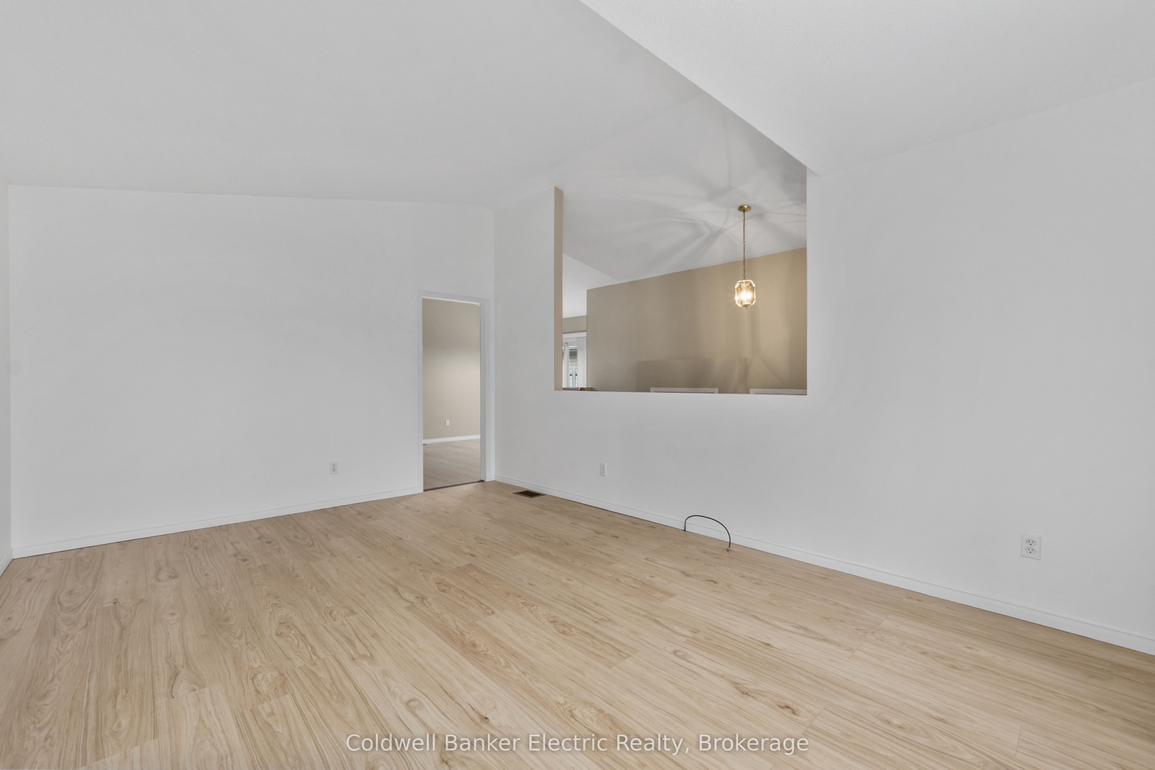 271 Dainton Drive Property Photo 6