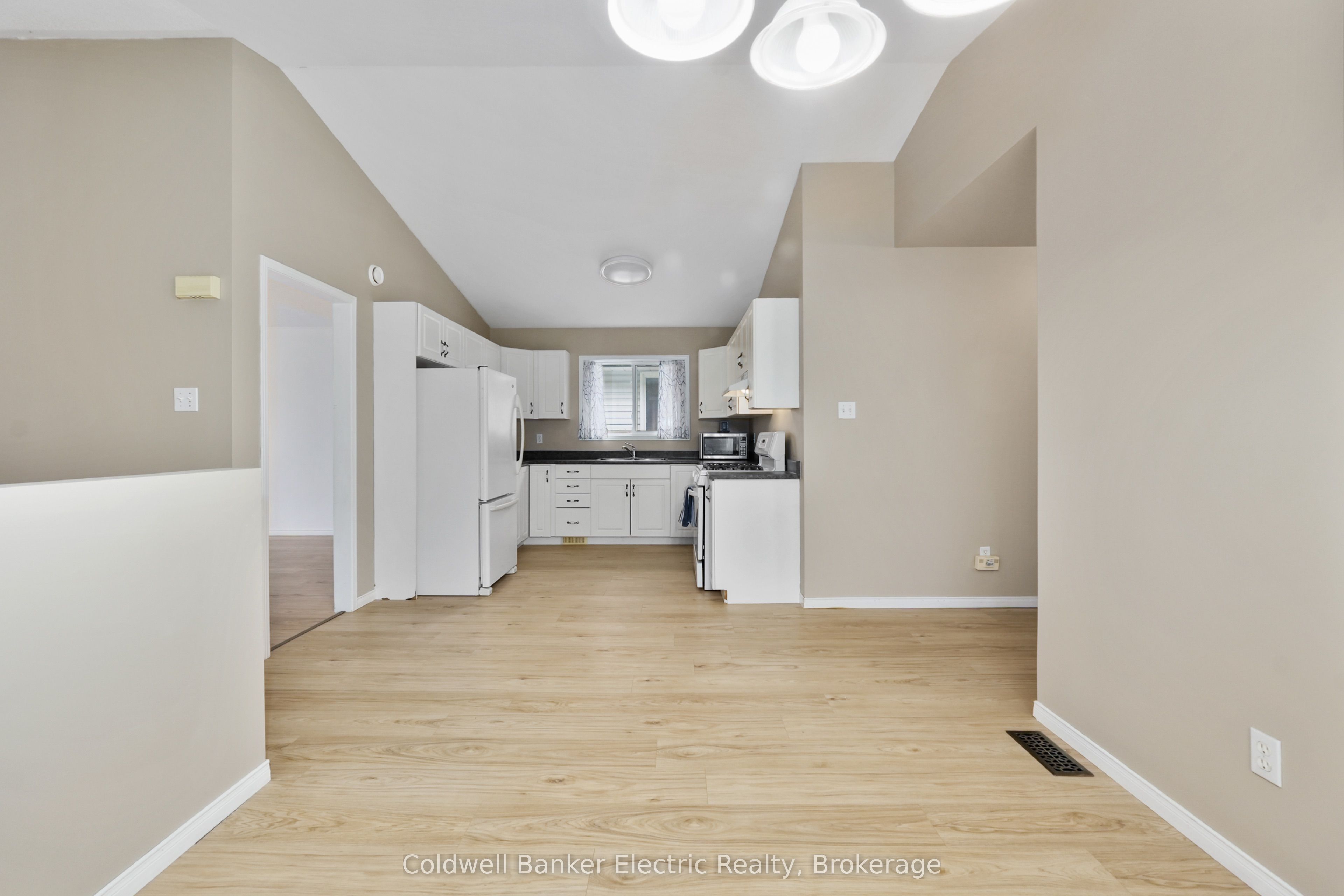 271 Dainton Drive Property Photo 8
