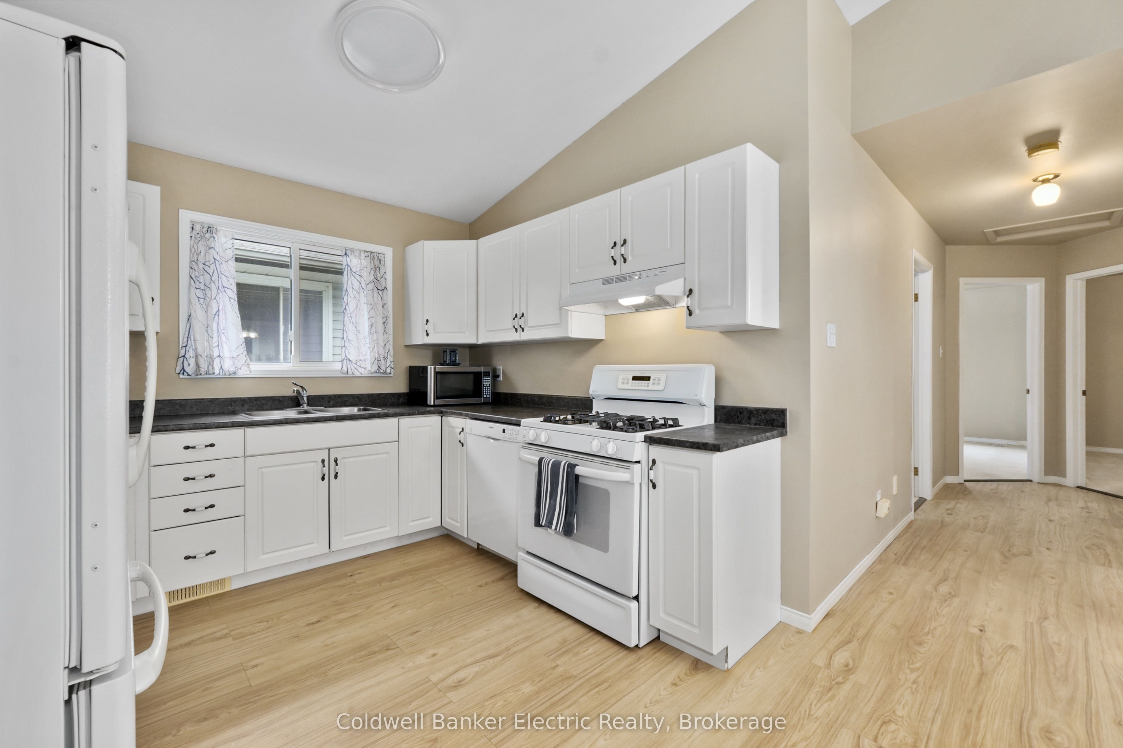271 Dainton Drive Property Photo 10