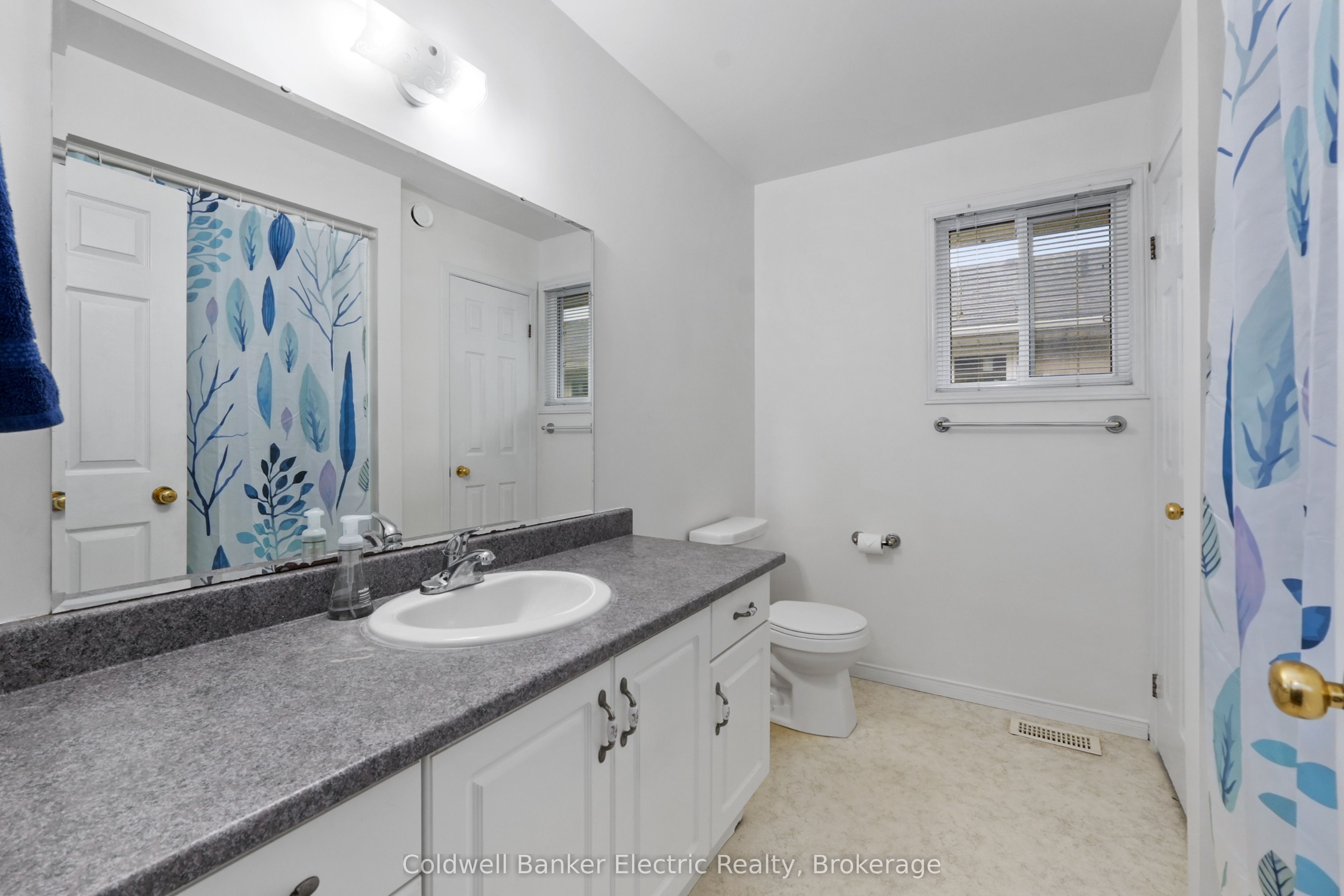 271 Dainton Drive Property Photo 11