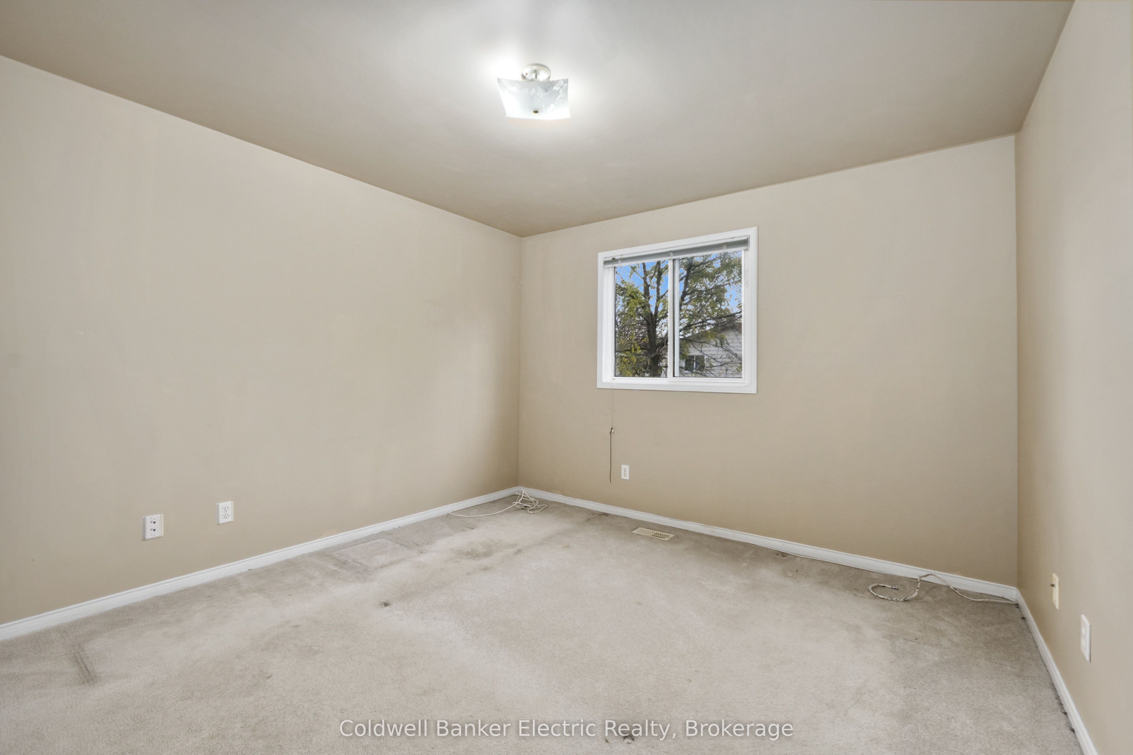 271 Dainton Drive Property Photo 14