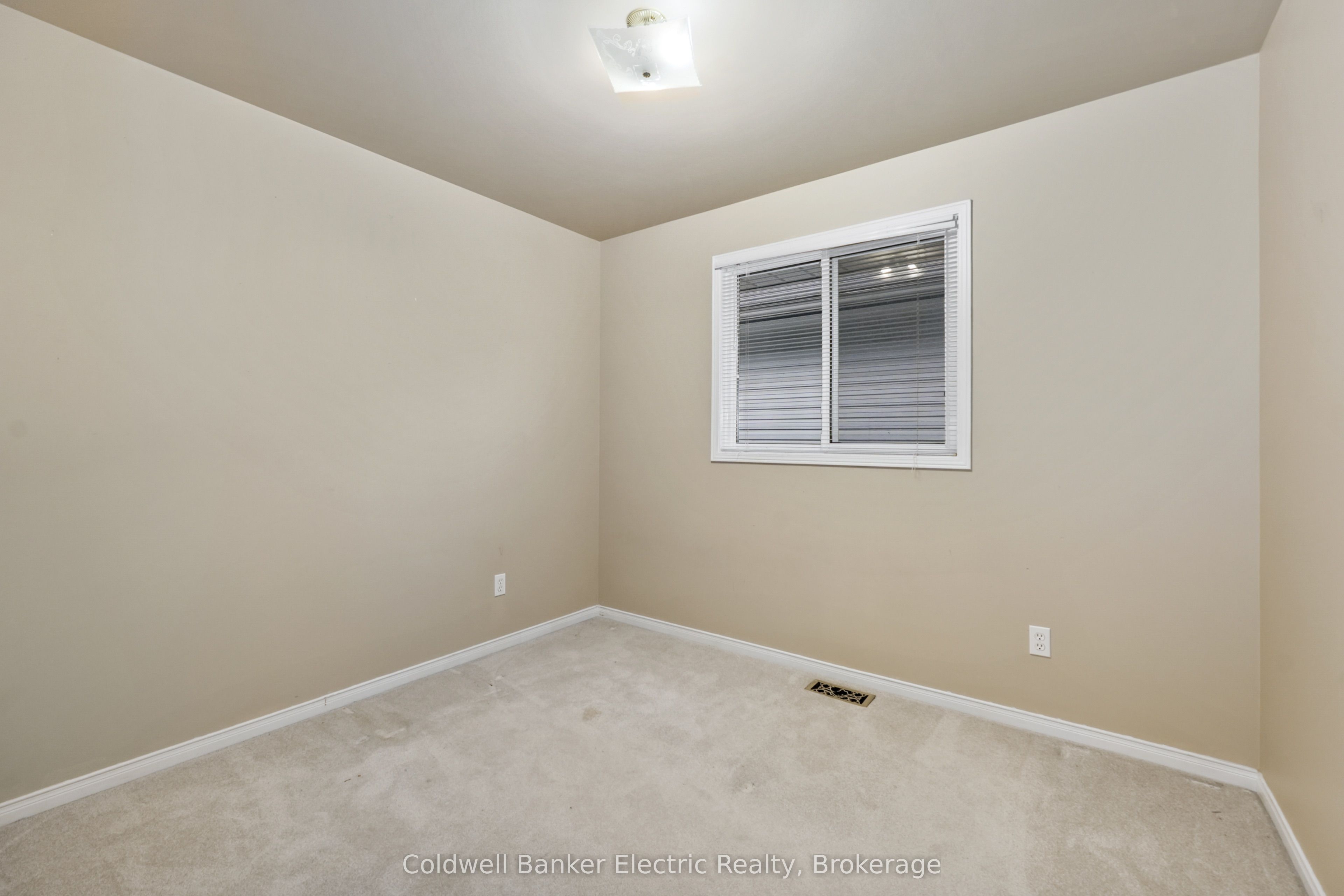 271 Dainton Drive Property Photo 16