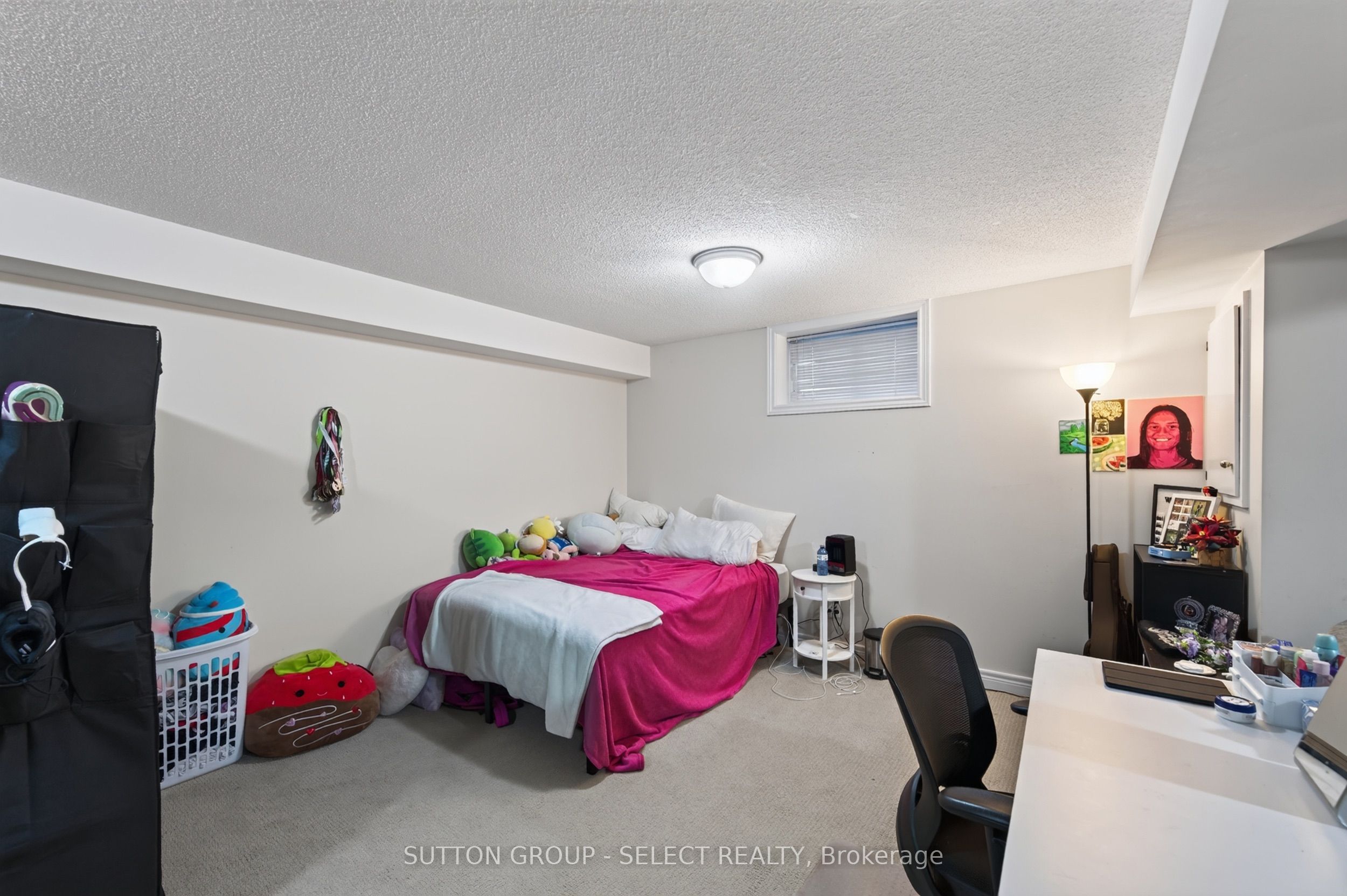 410 Ambleside Drive 21 Property Photo 17