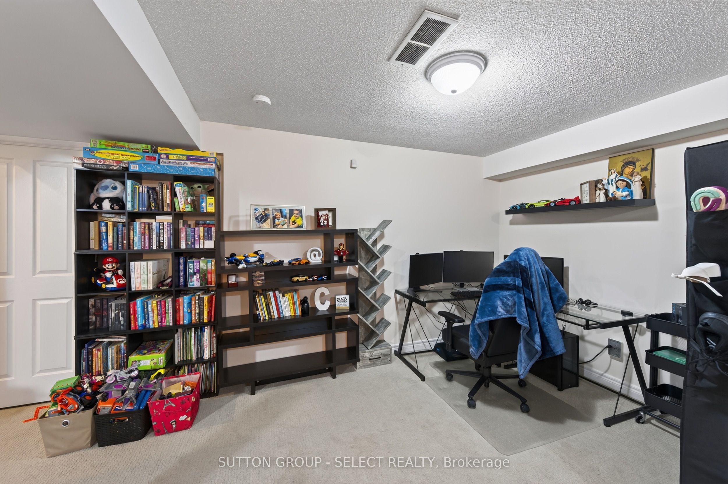 410 Ambleside Drive 21 Property Photo 18