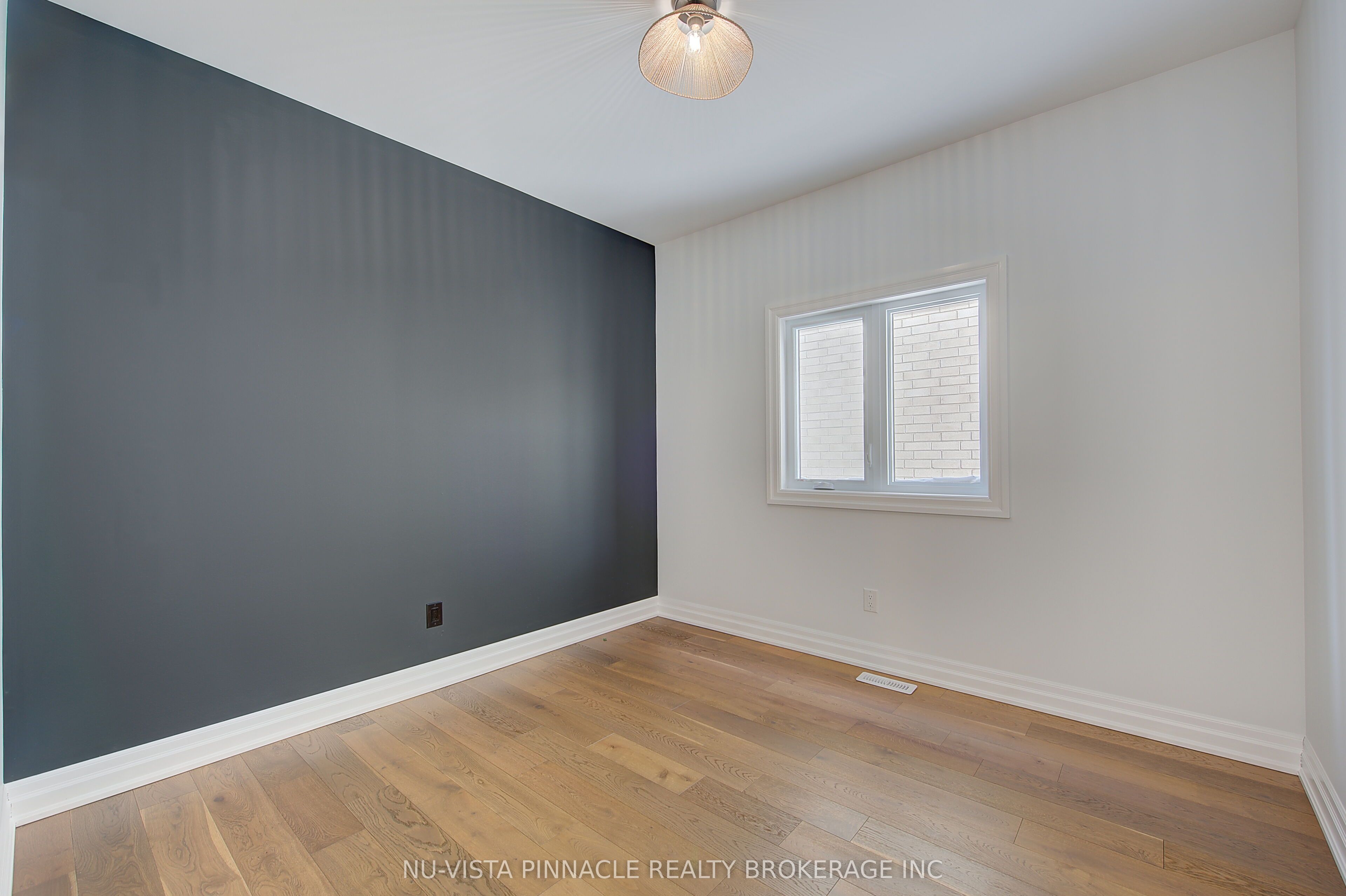 2340 Darwin Crescent Property Photo 7