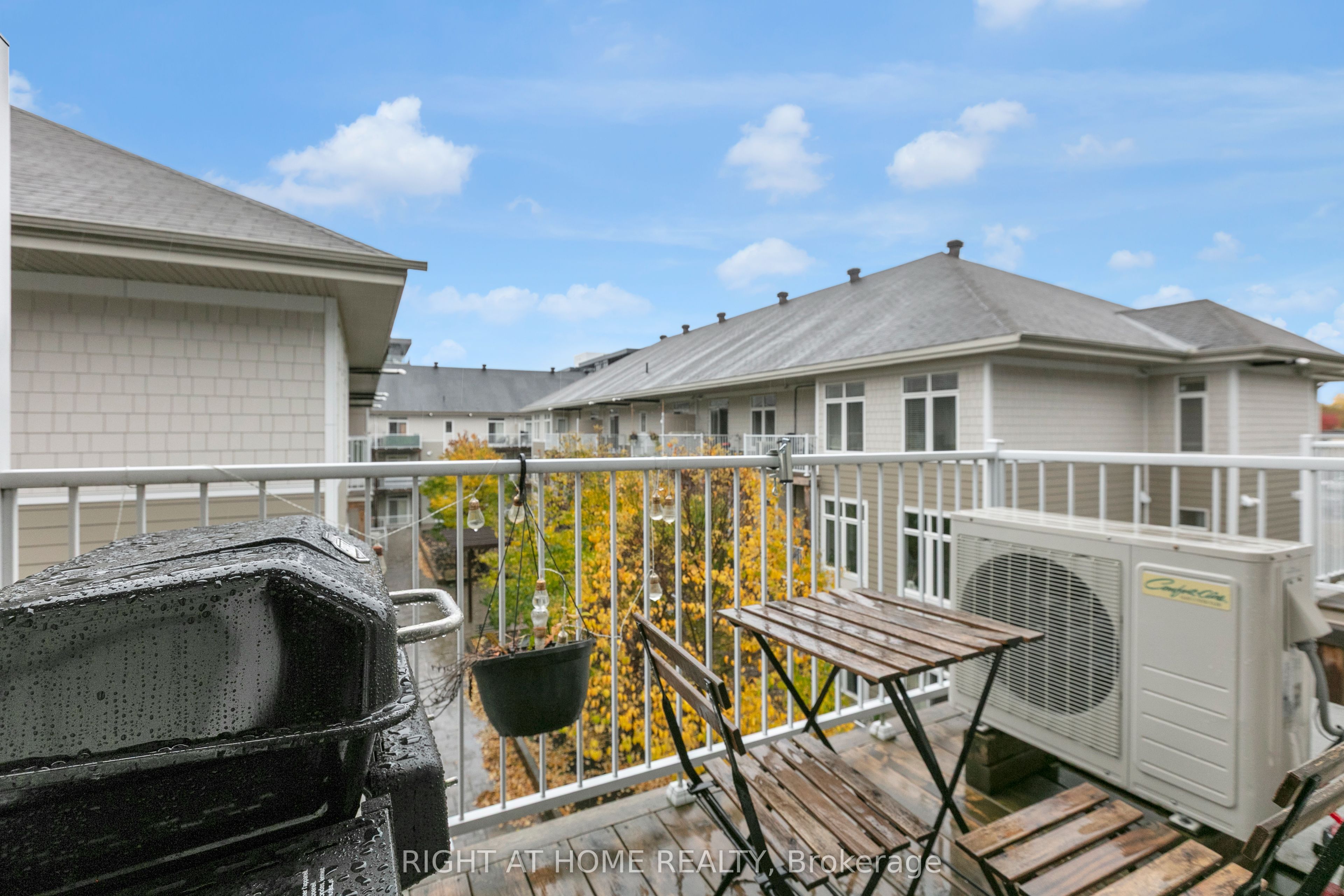 318 Everest Private E Property Photo 17