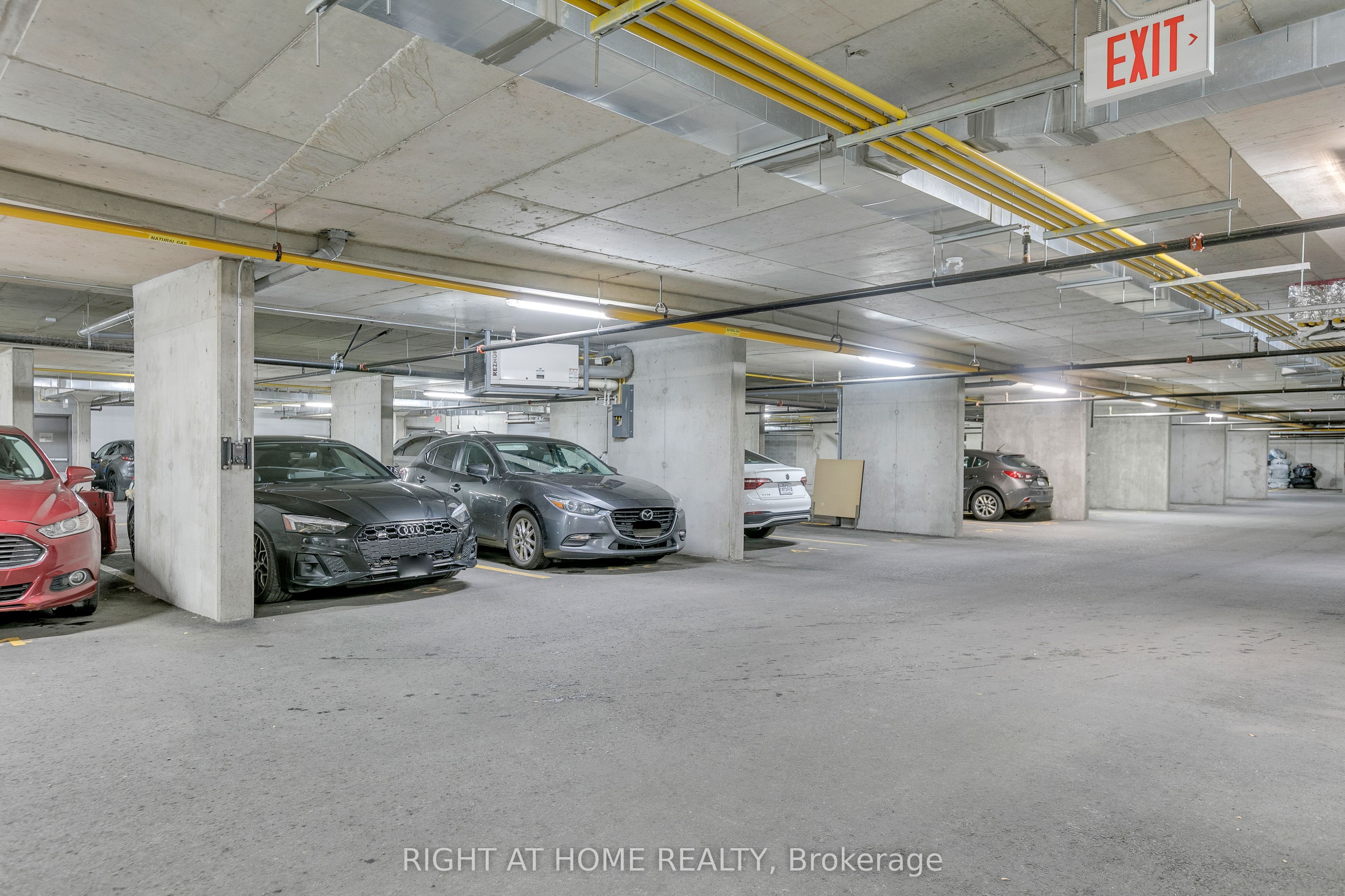 318 Everest Private E Property Photo 18