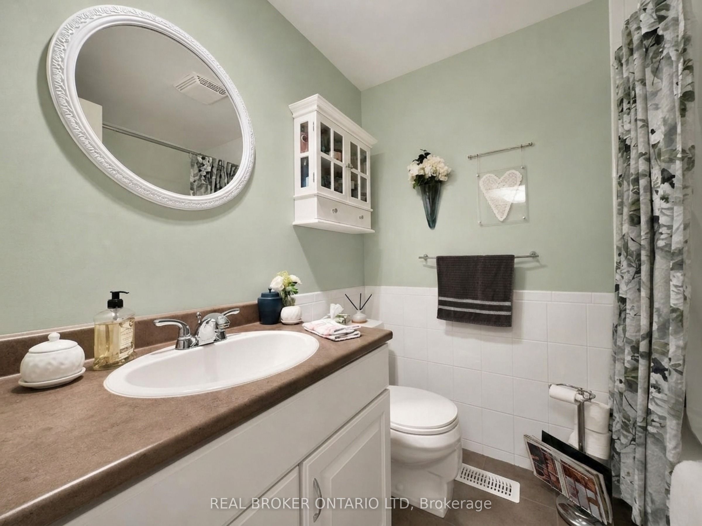1385 Commissioners Road W 50 Property Photo 17