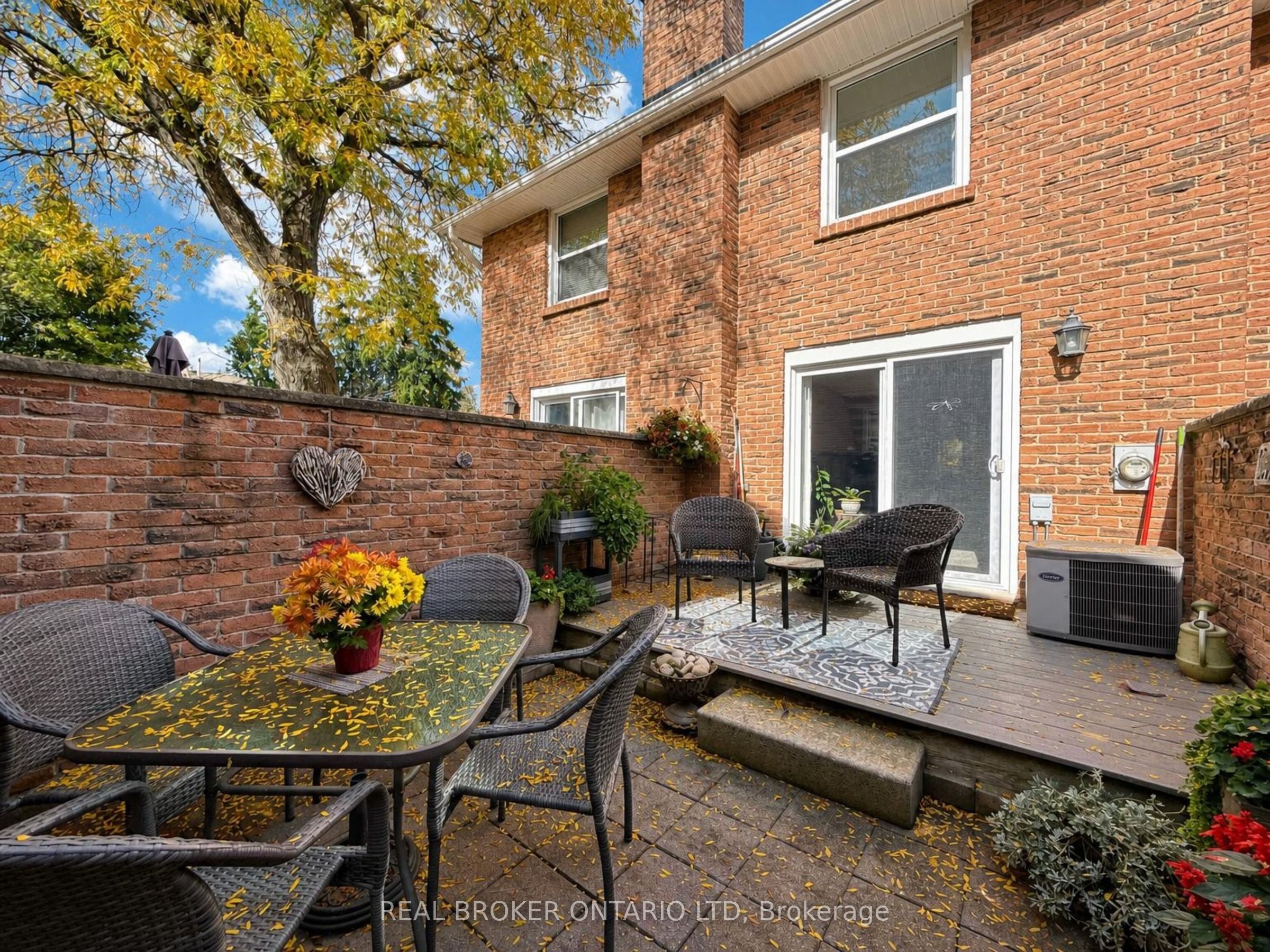 1385 Commissioners Road W 50 Property Photo 25
