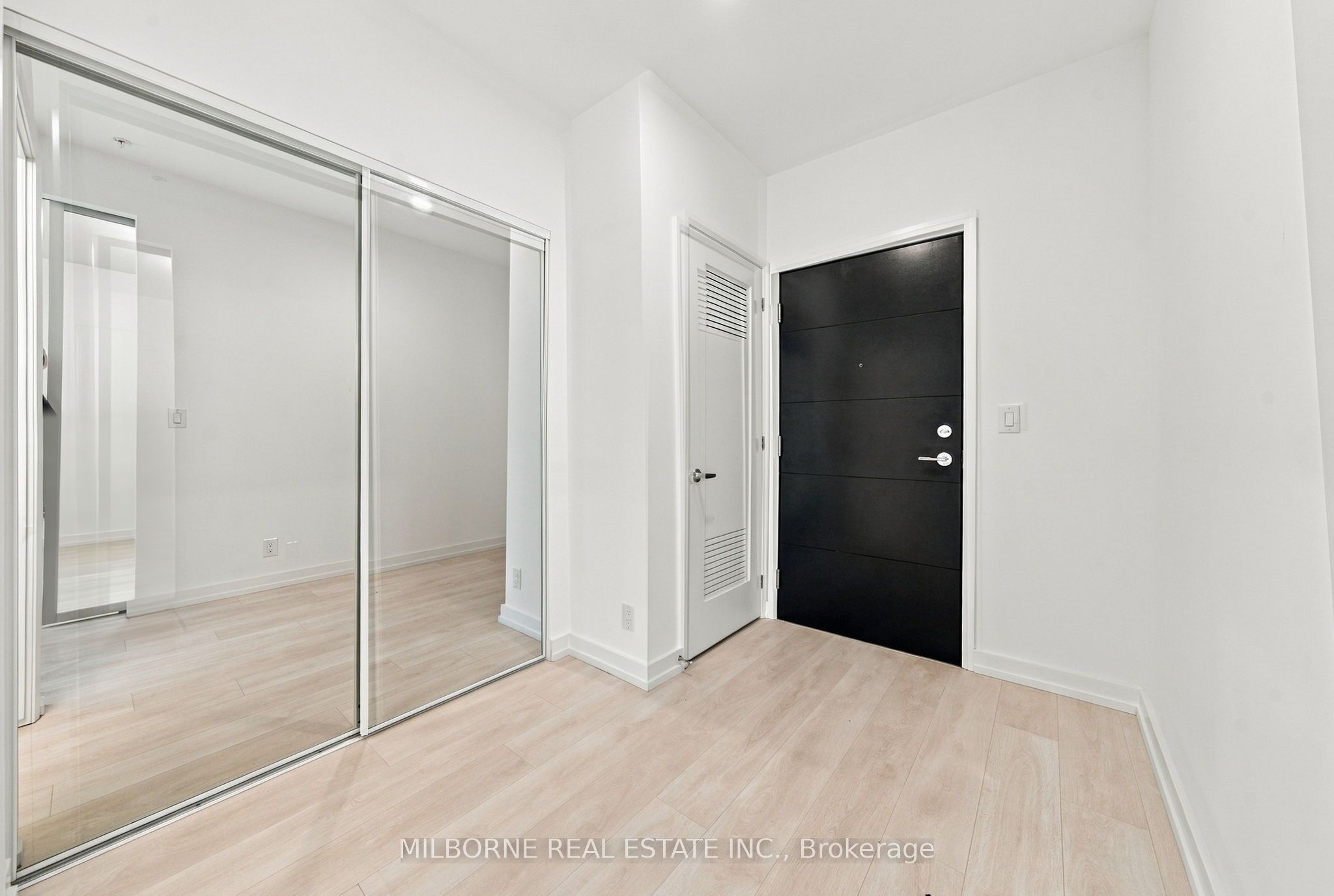 75 James Street S 203 Property Photo 3
