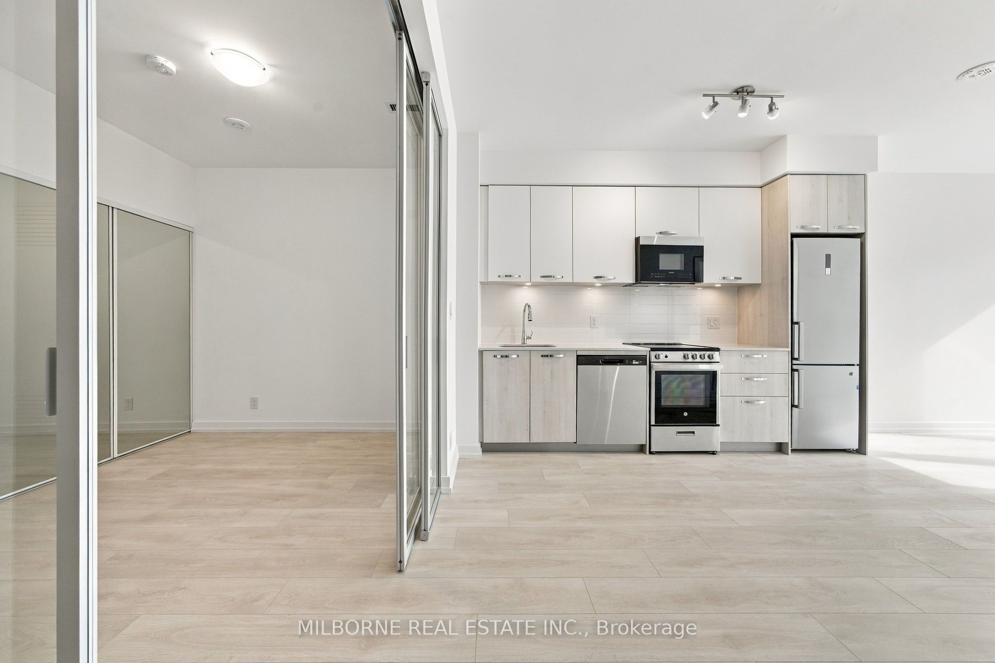 75 James Street S 203 Property Photo 7