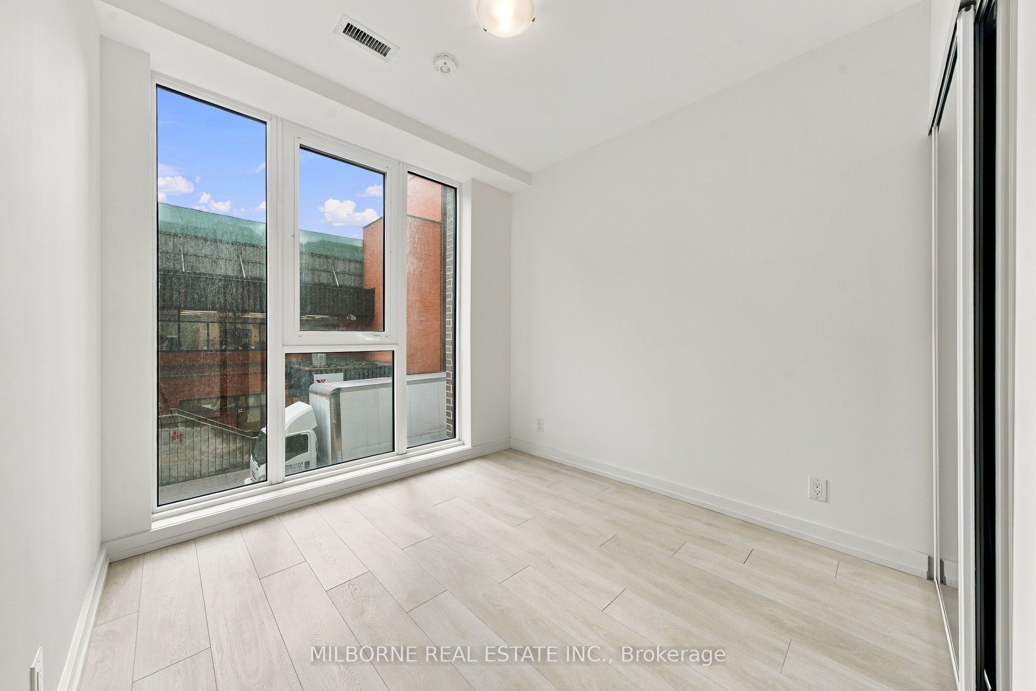 75 James Street S 203 Property Photo 14