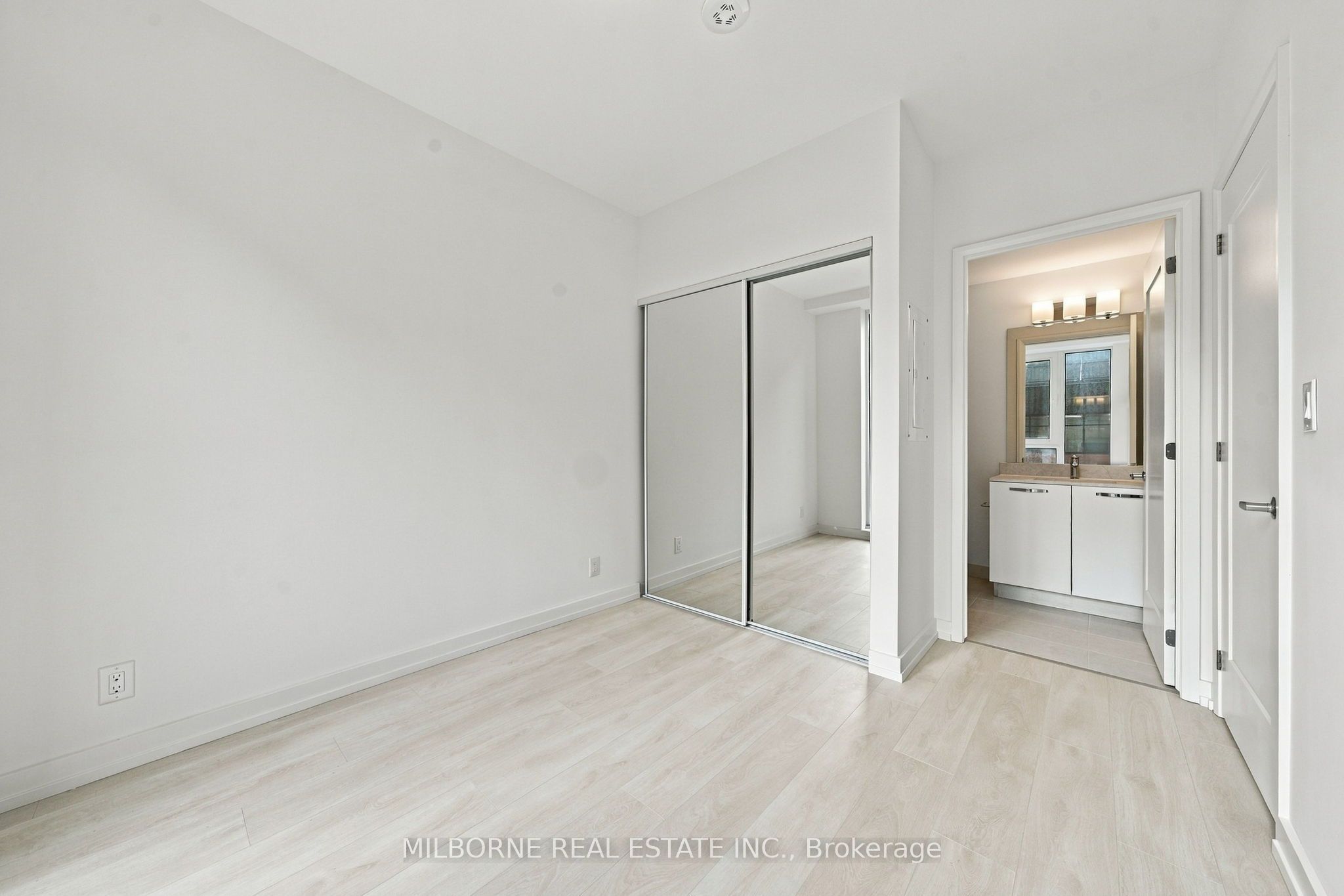 75 James Street S 203 Property Photo 16