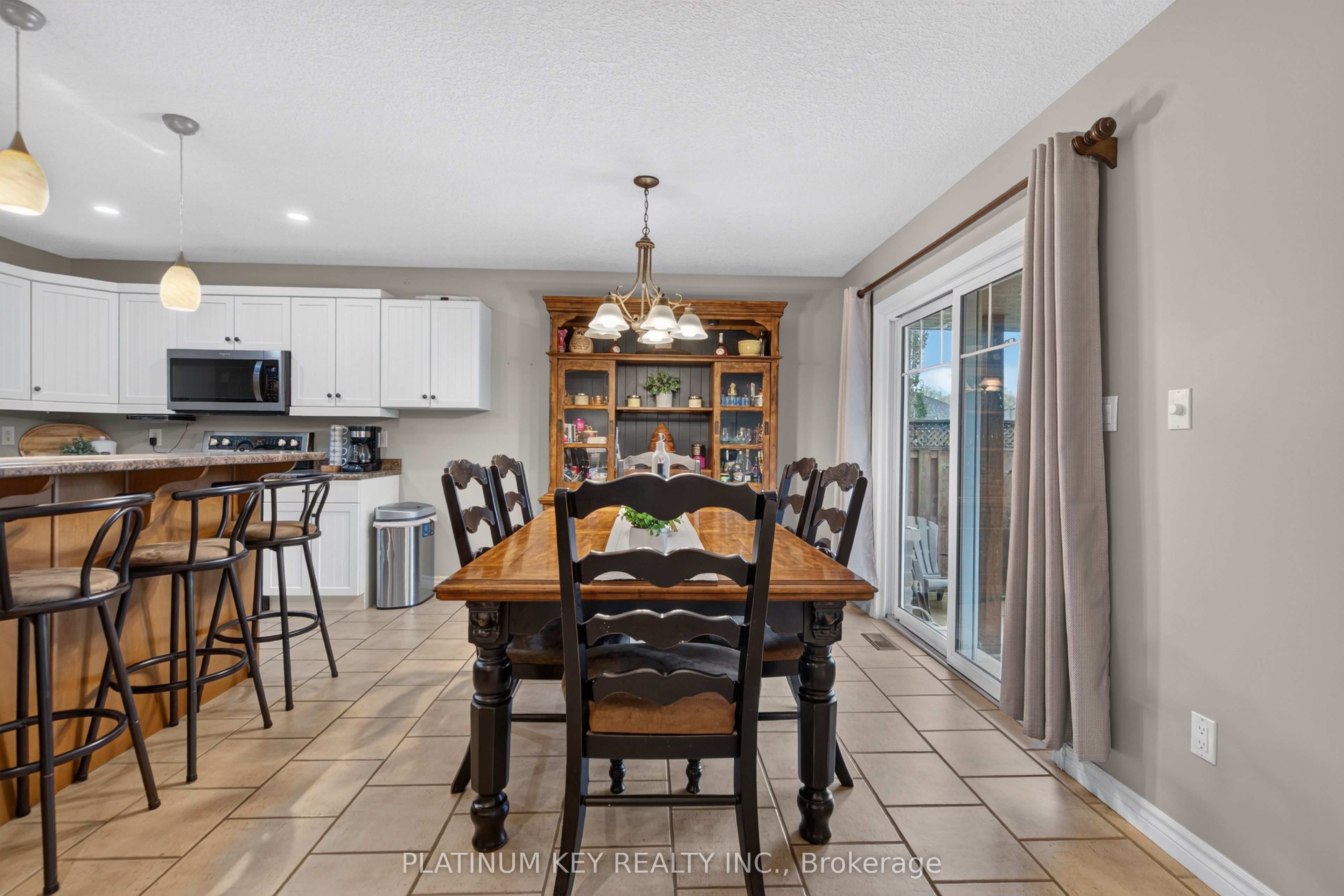 277 Thorne Drive Property Photo 11