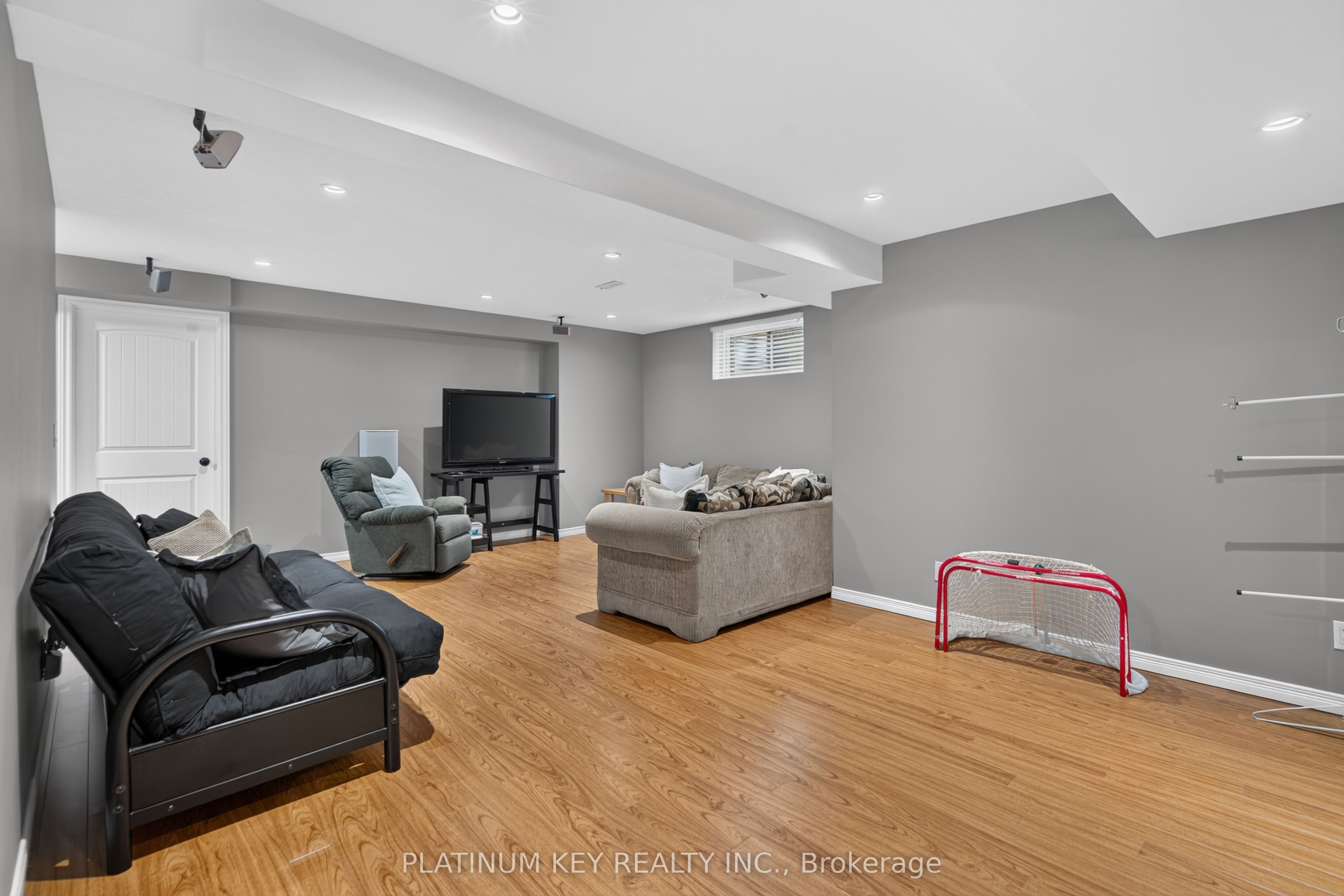 277 Thorne Drive Property Photo 24