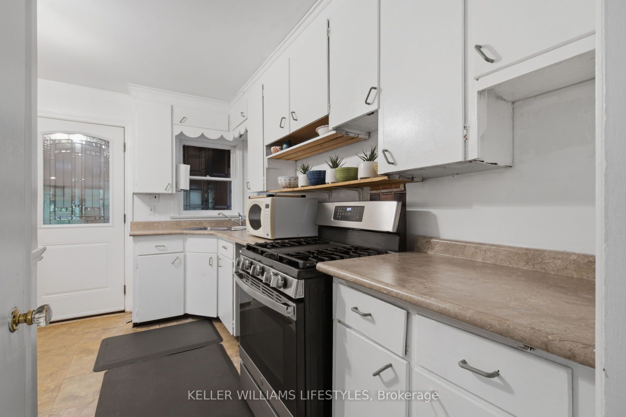 297 Stephen Street Property Photo 19
