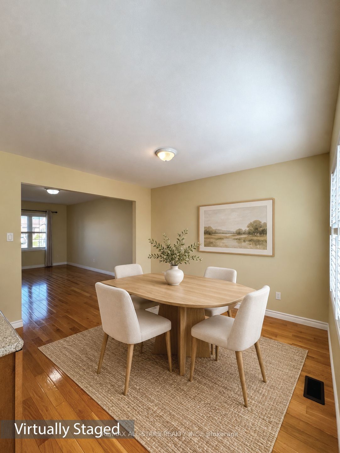 9 Maple Avenue E Property Photo 10