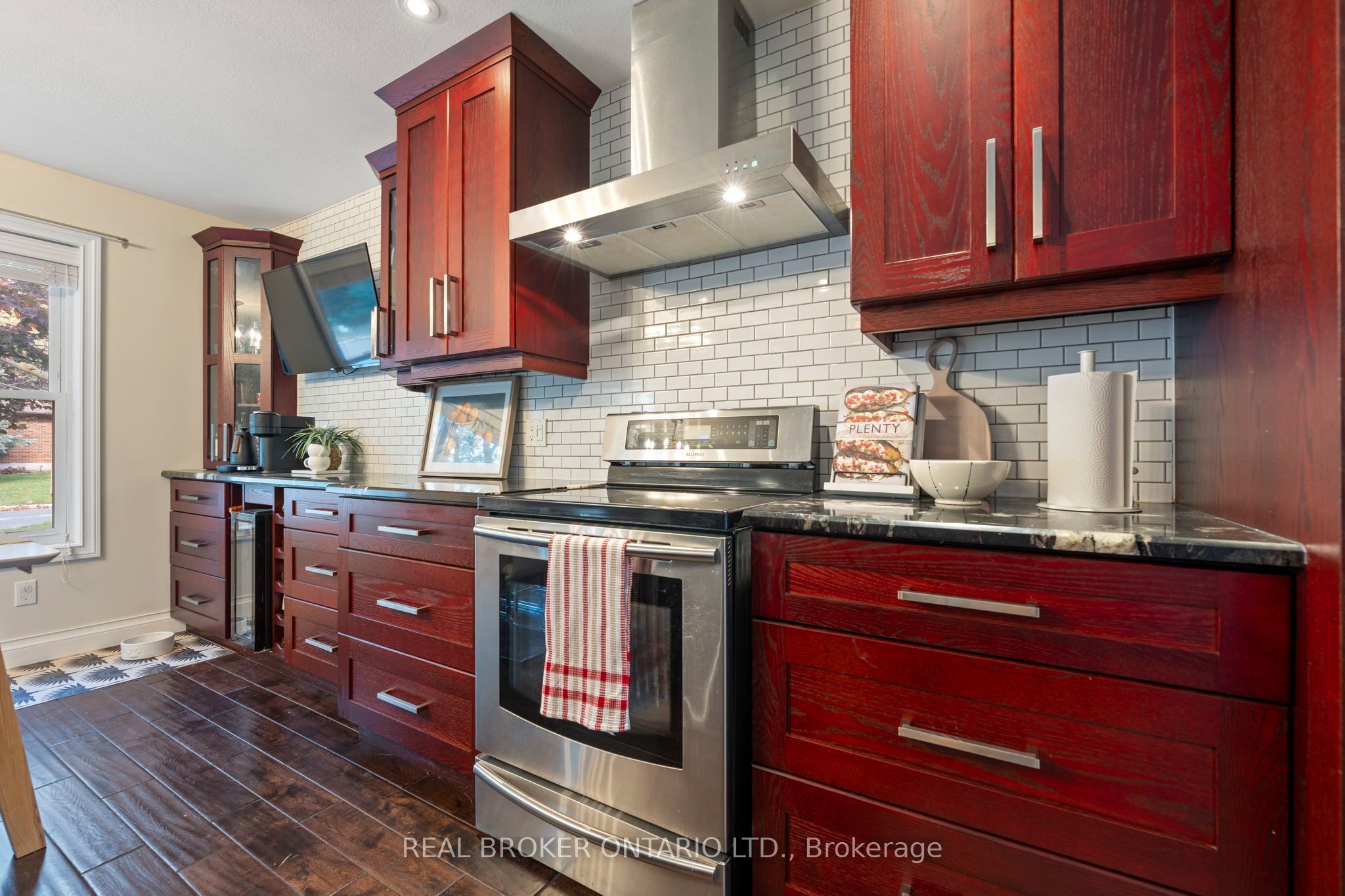 273 Colborne Street Property Photo 9