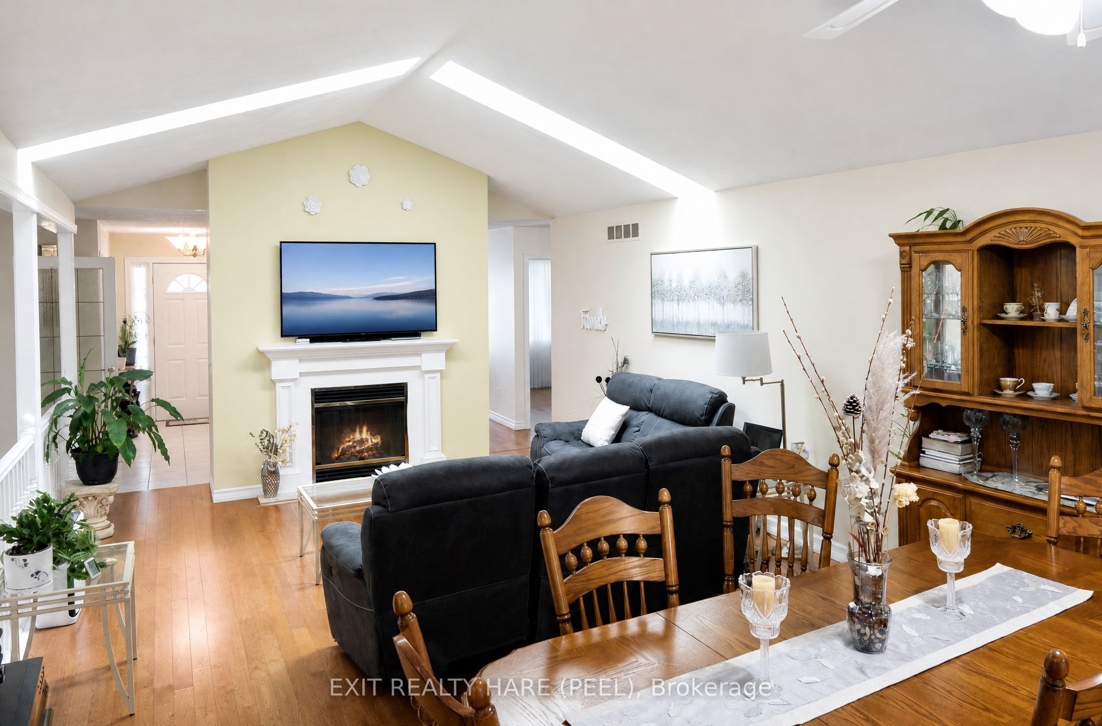 245 First Avenue Property Photo 14