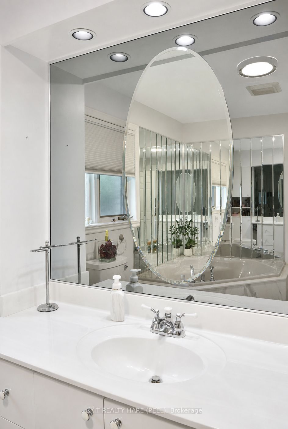 245 First Avenue Property Photo 23