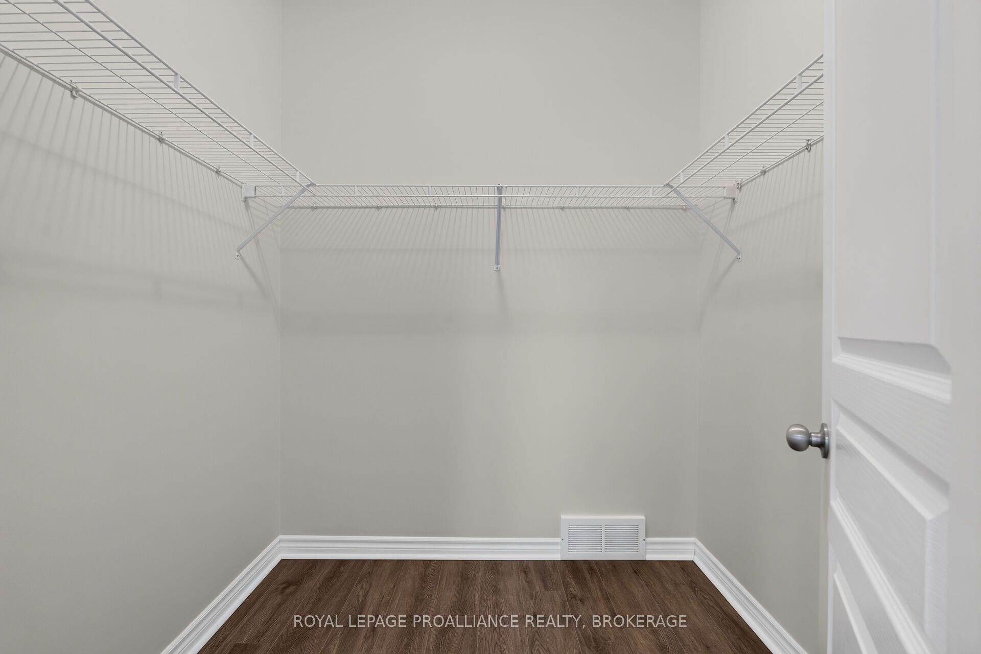 1132 Halifax Drive Property Photo 24