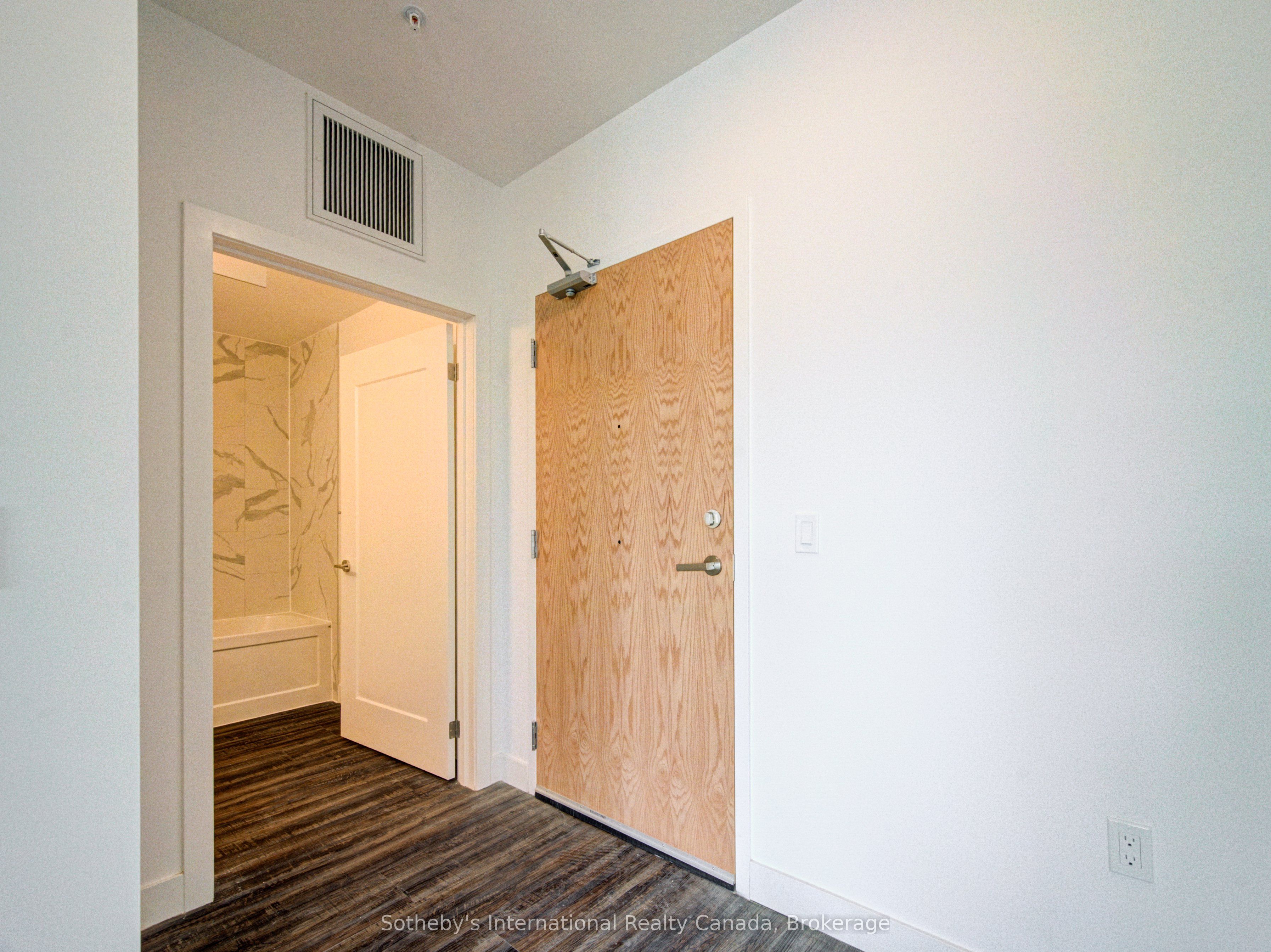 408 Dundas Street S 402 Property Photo 3
