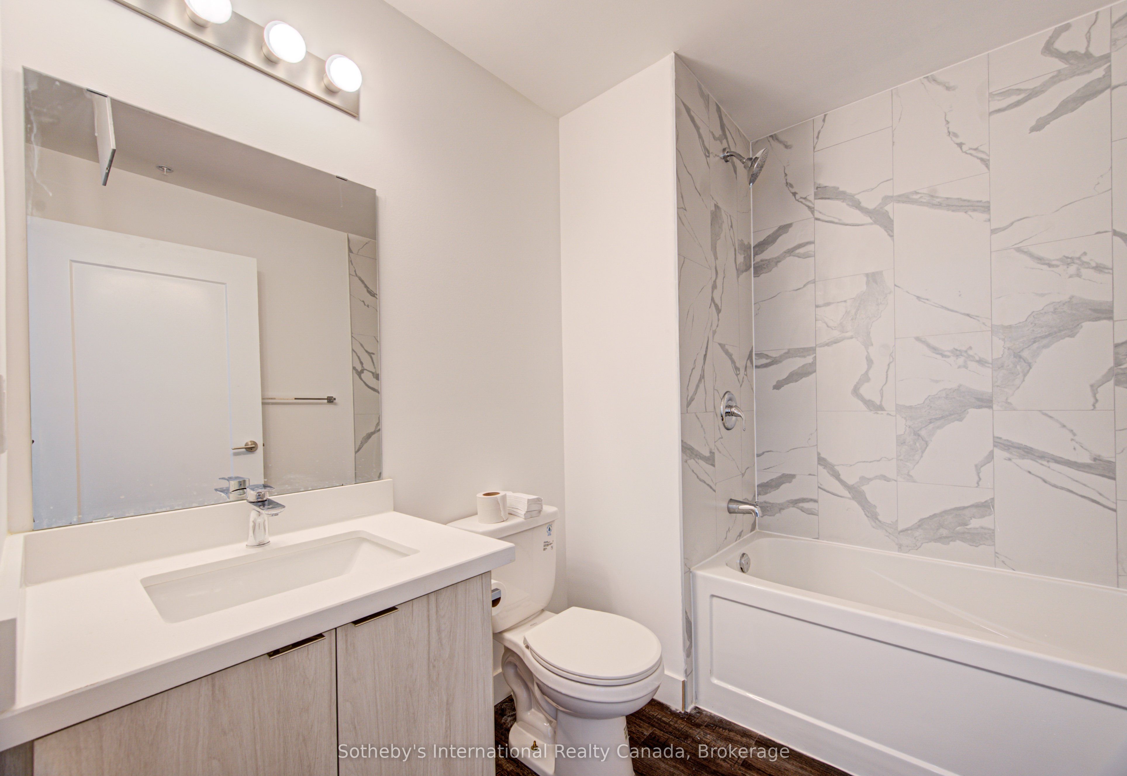408 Dundas Street S 402 Property Photo 4