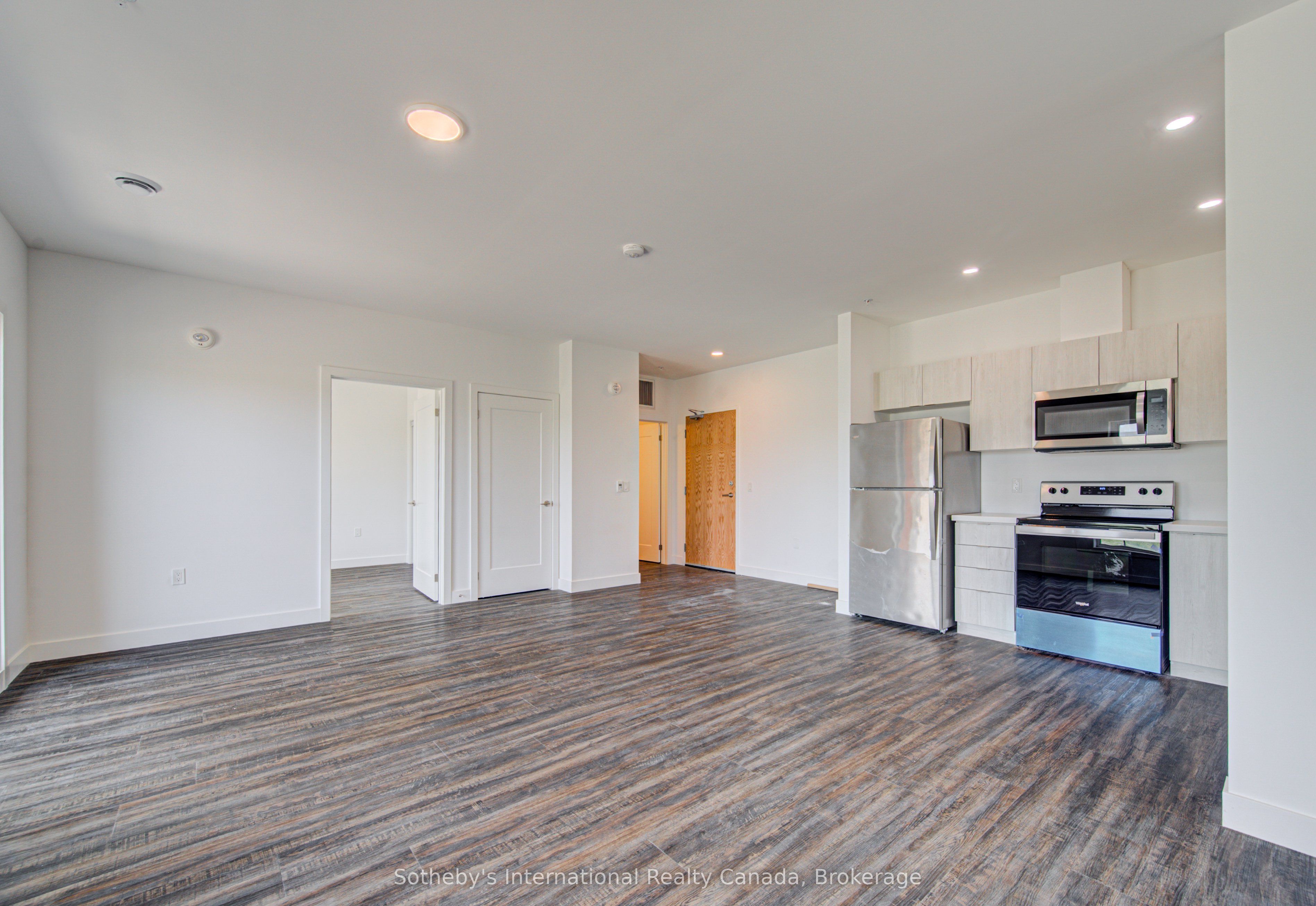 408 Dundas Street S 402 Property Photo 9