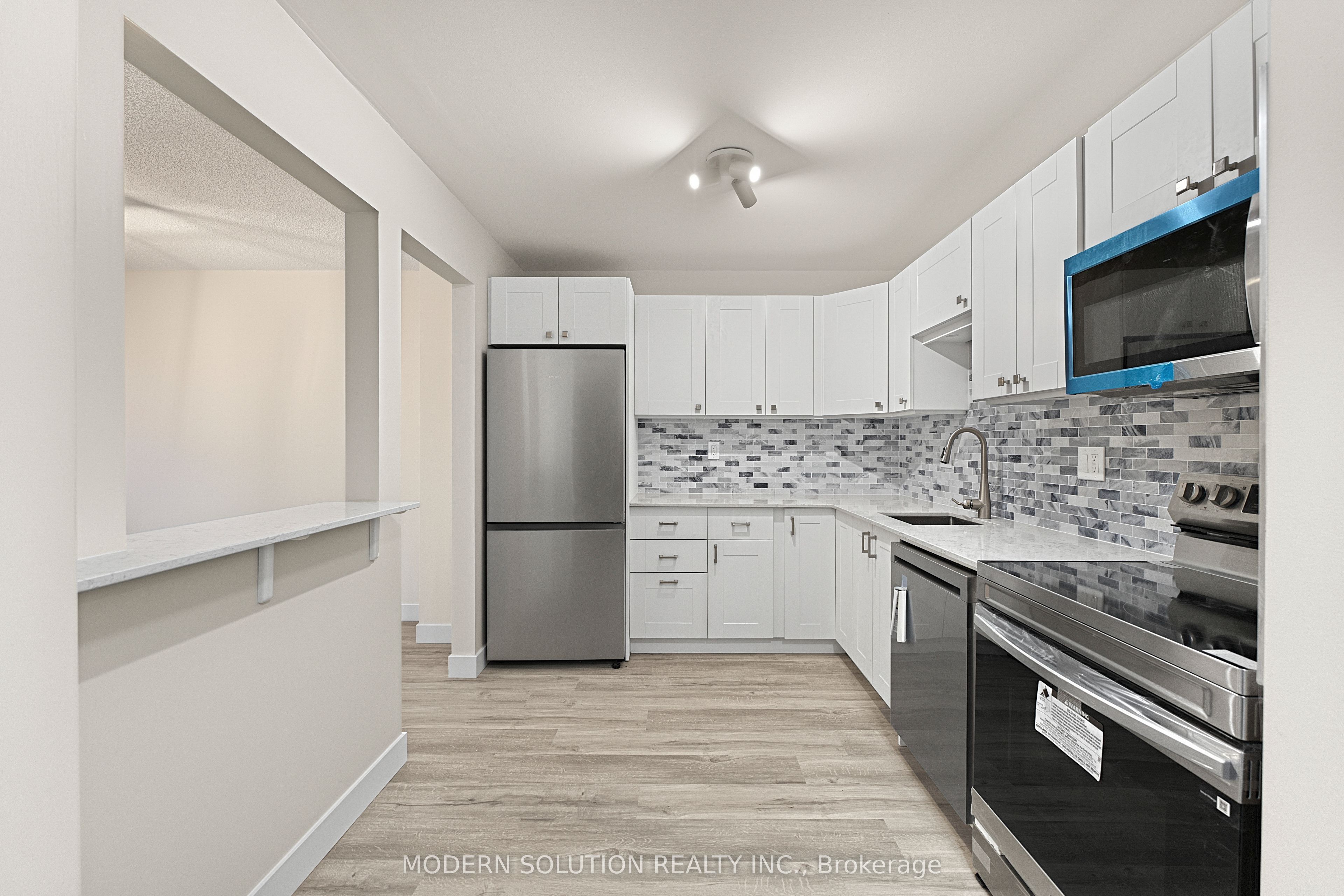 386 Highland Road W 23 Property Photo 17